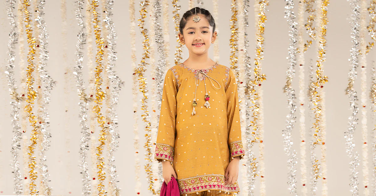 3 Piece Embroidered Lurex Jacquard Suit - Image 9