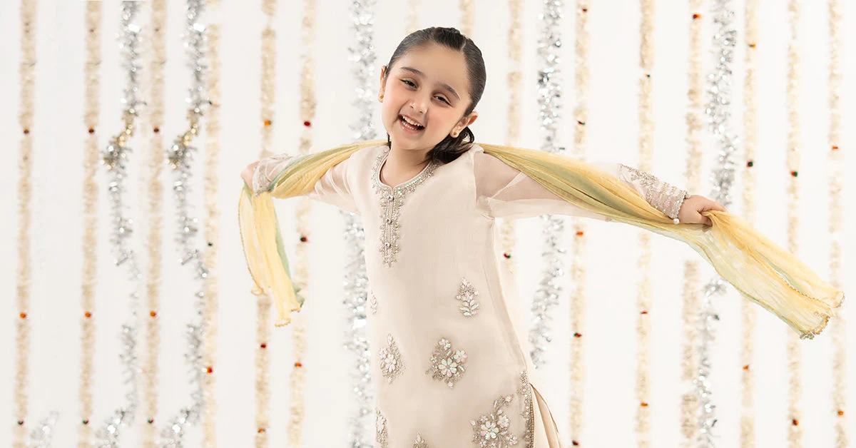 3 Piece Embroidered Organza Suit - Image 7