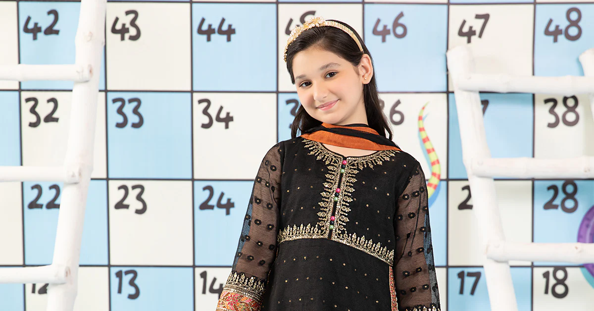 3 Piece Embroidered Cotton Zari Net Suit - Image 7