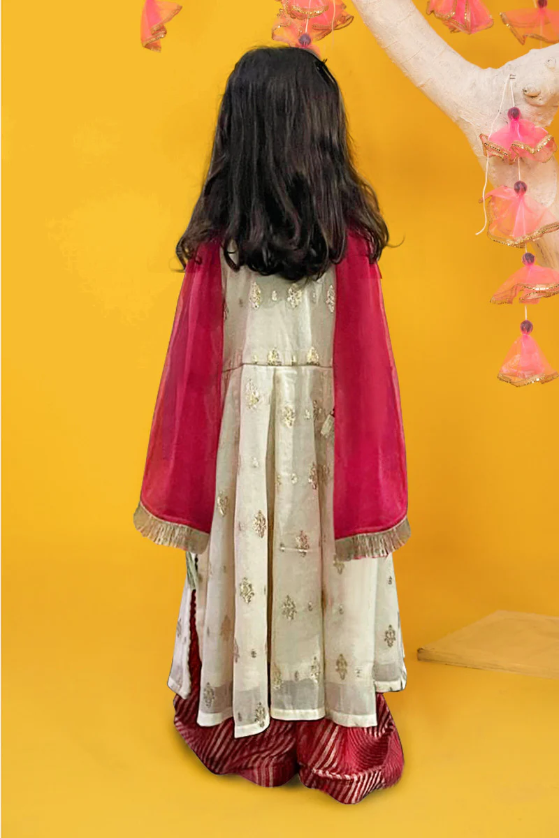 Suit Off White and Pink MKS-W22-20 - Image 3
