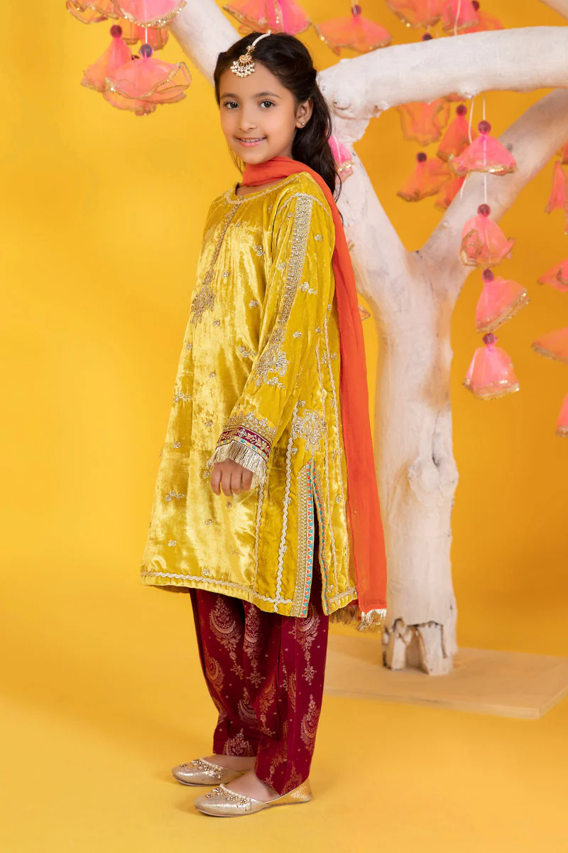 Suit Yellow MKS-W22-24 - Image 3
