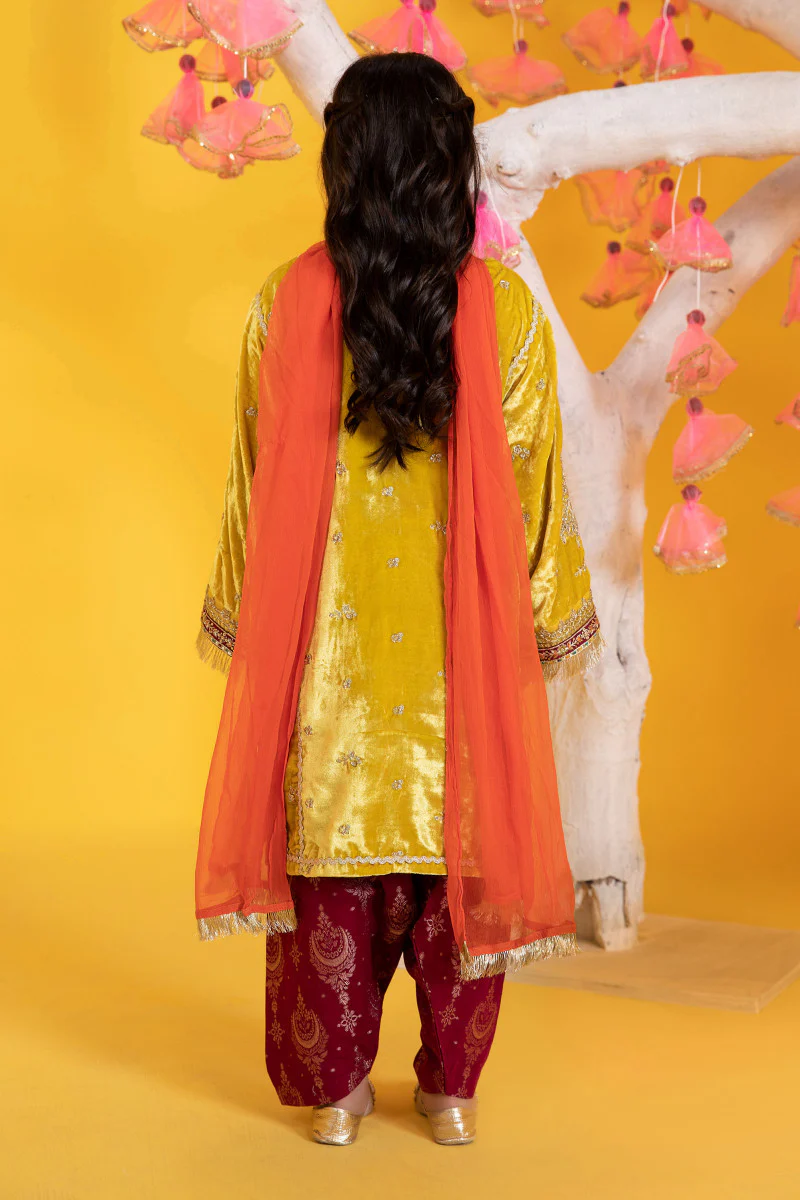 Suit Yellow MKS-W22-24 - Image 4