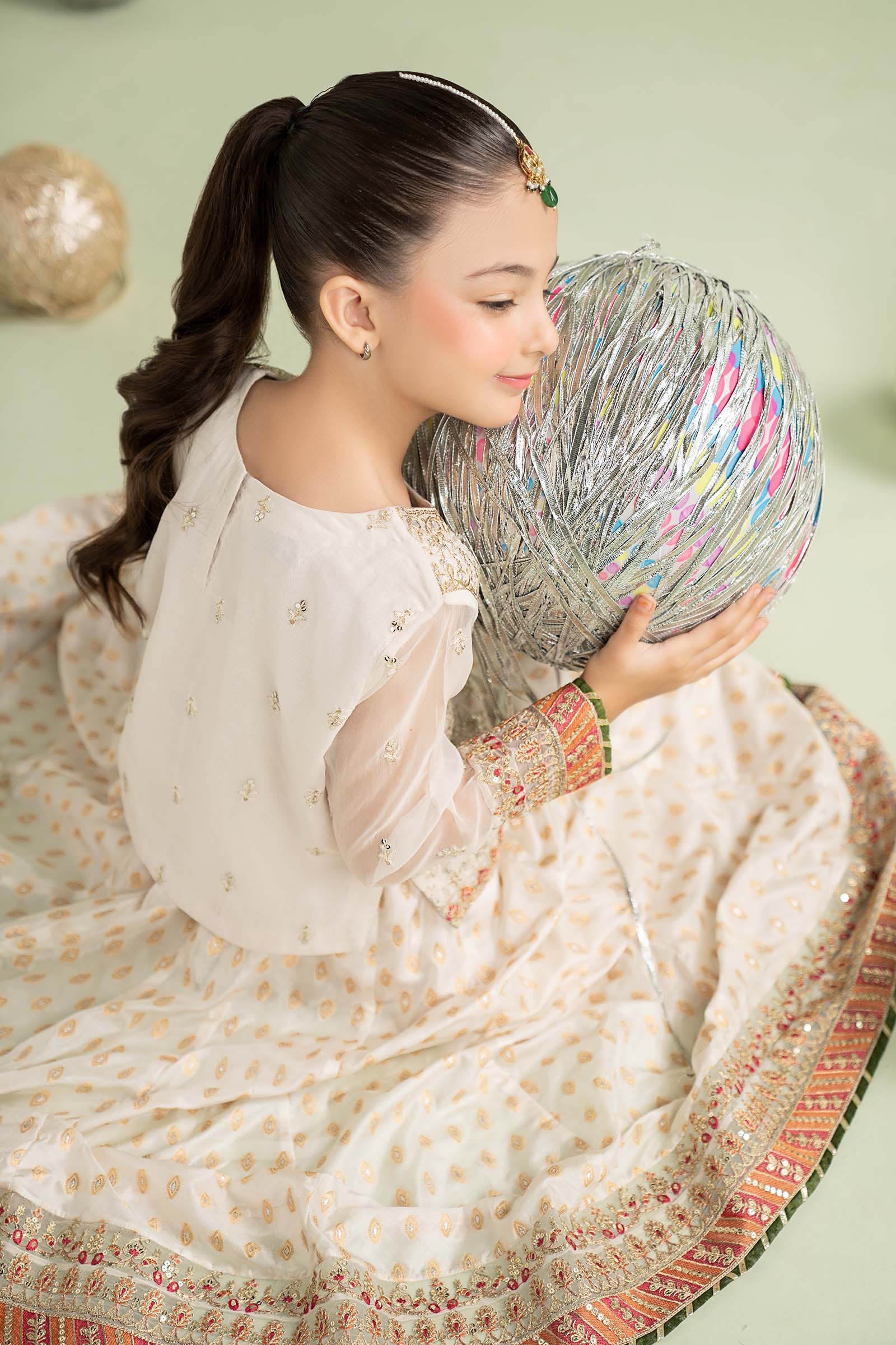 3 Piece Embroidered Organza Suit - Image 4