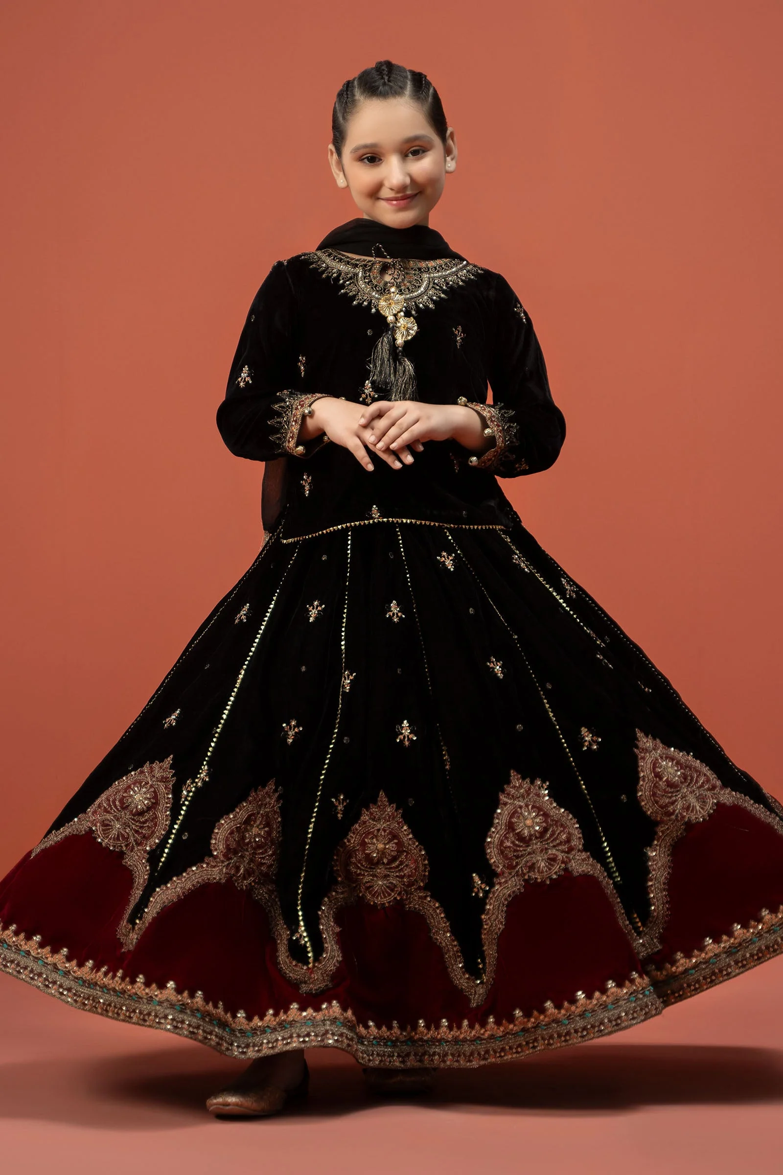 3 Piece Embroidered Velvet Suit - Image 4