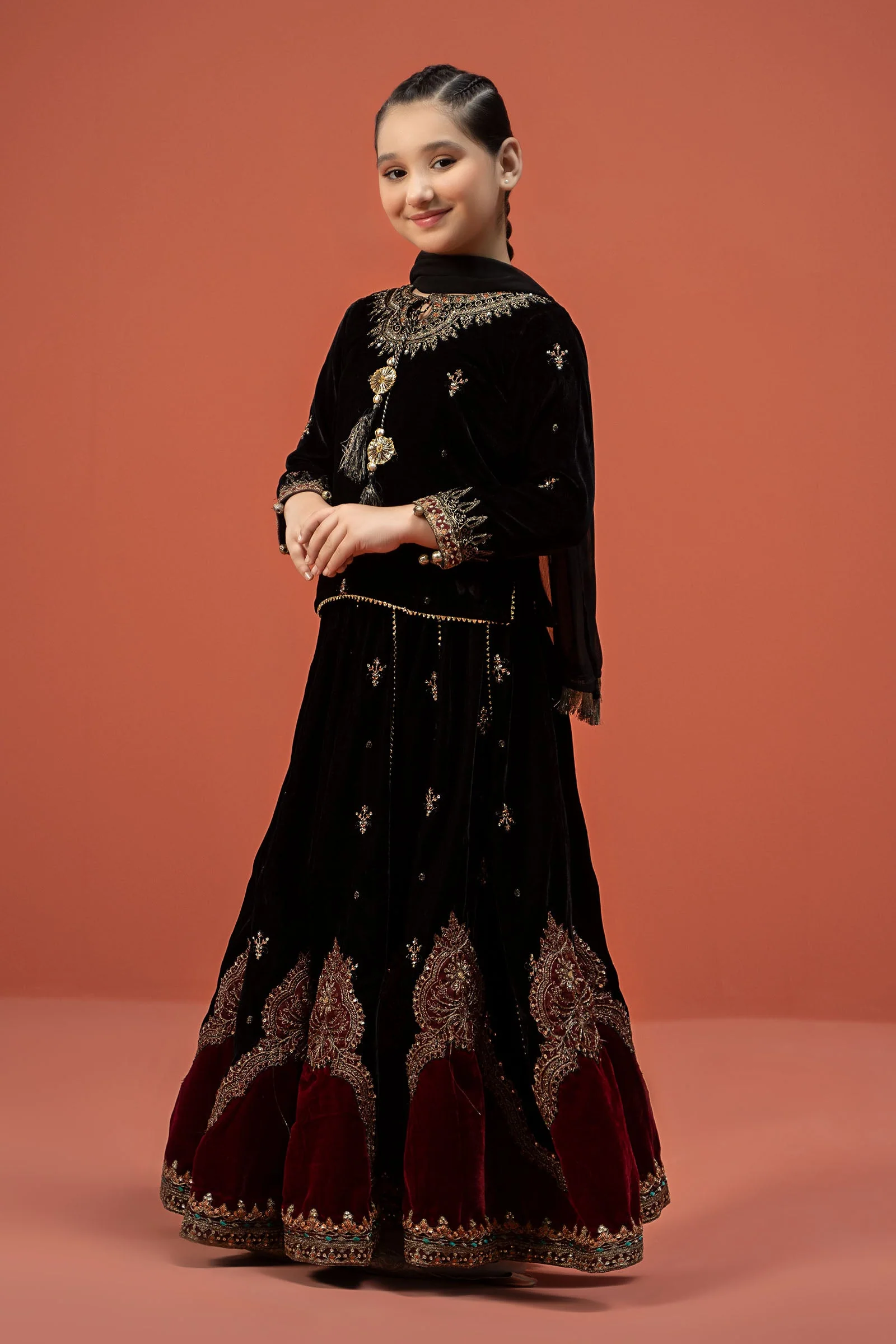 3 Piece Embroidered Velvet Suit - Image 5