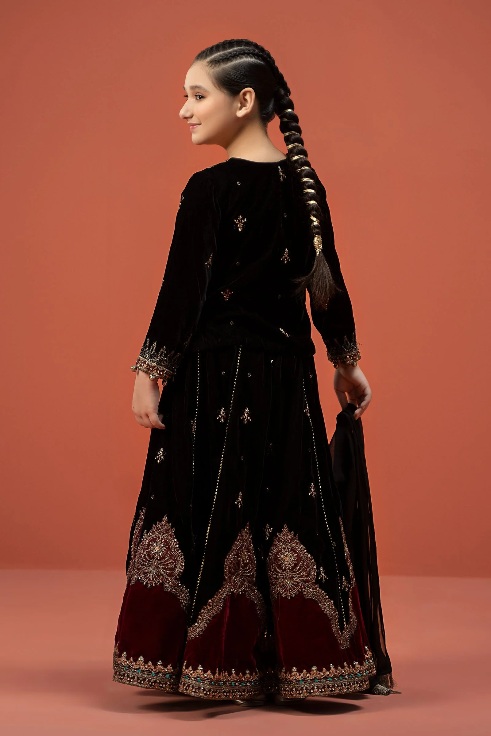 3 Piece Embroidered Velvet Suit - Image 7