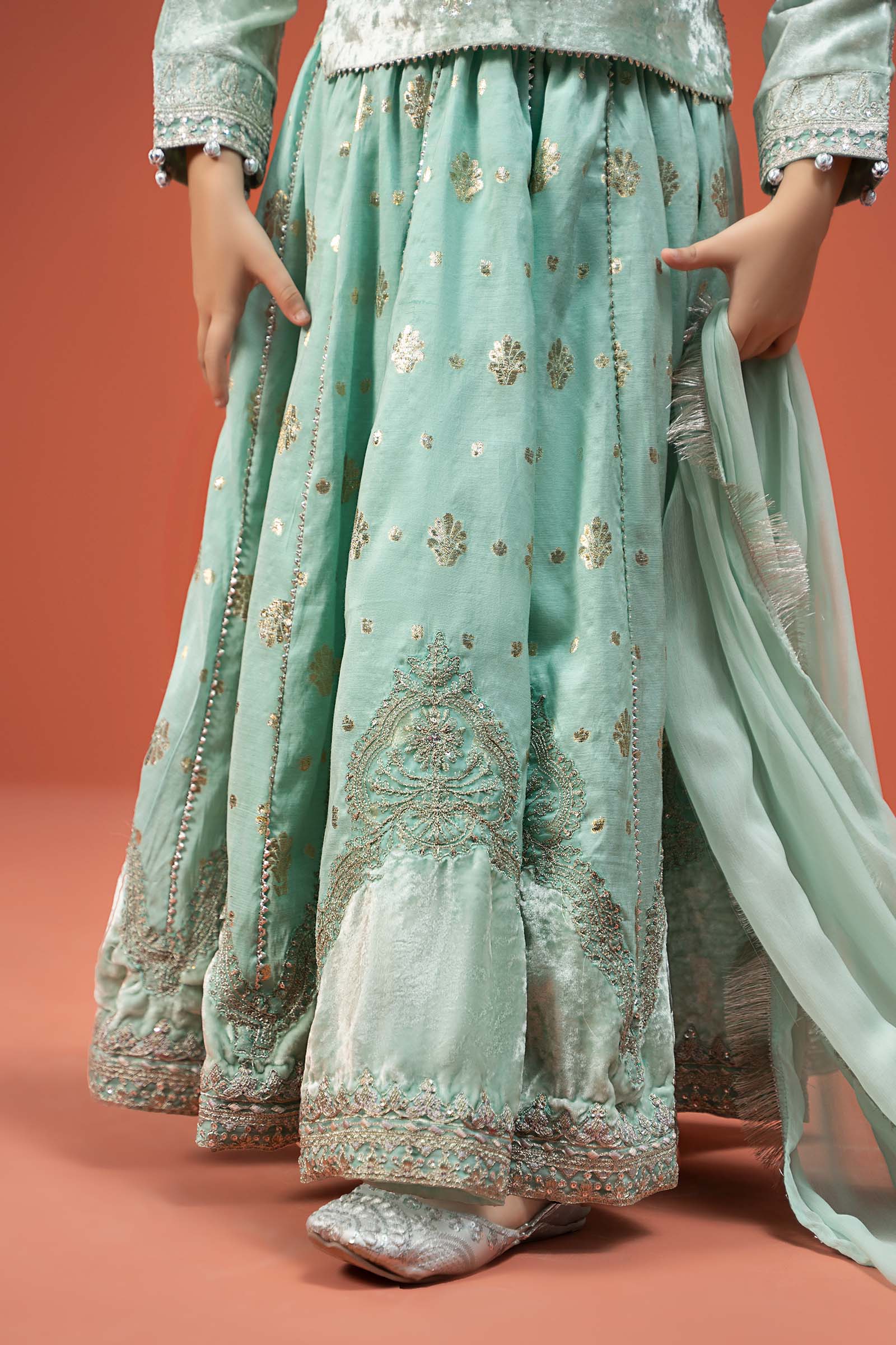 3 Piece Embroidered Velvet Suit - Image 4