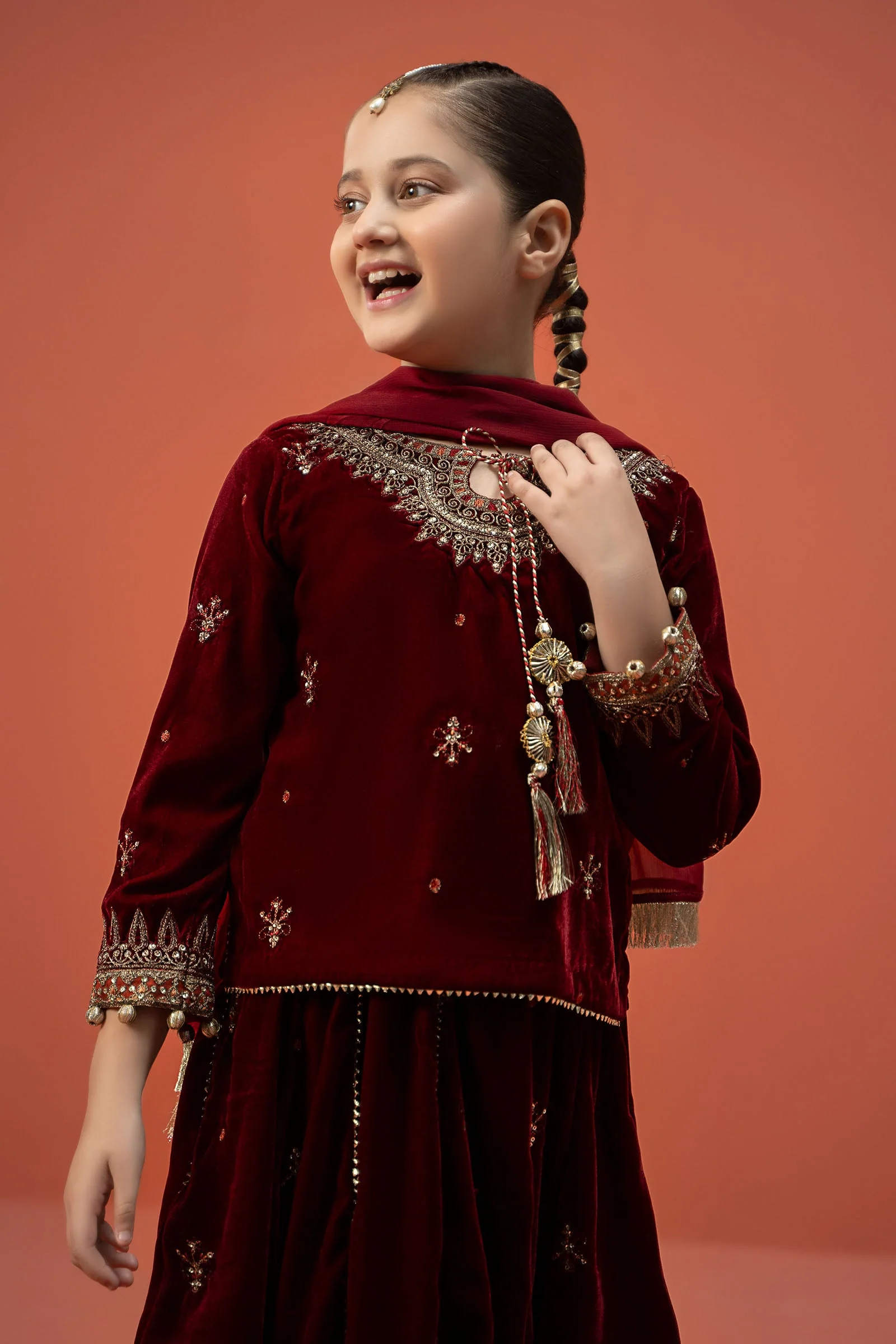 3 Piece Embroidered Velvet Suit - Image 4