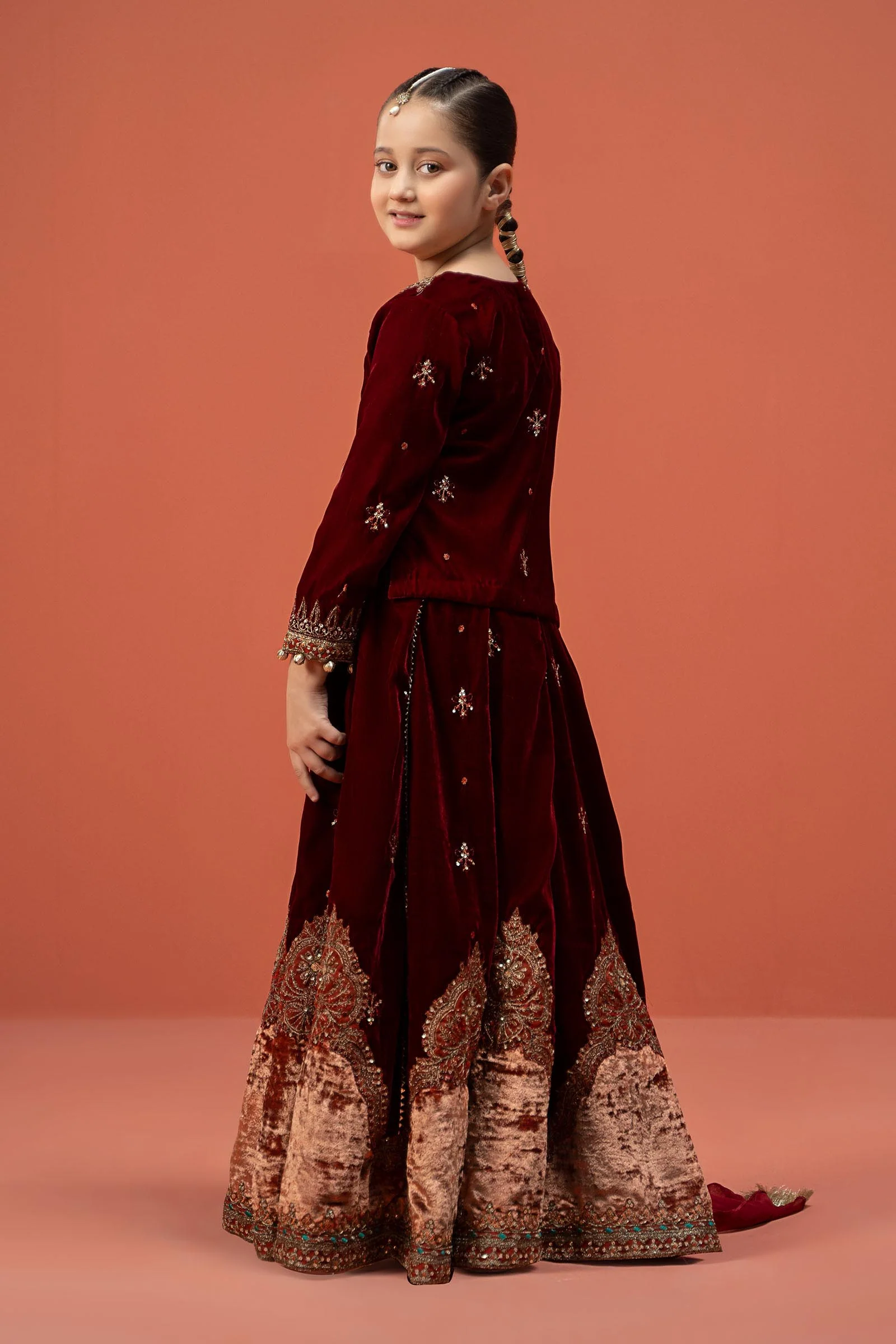 3 Piece Embroidered Velvet Suit - Image 7