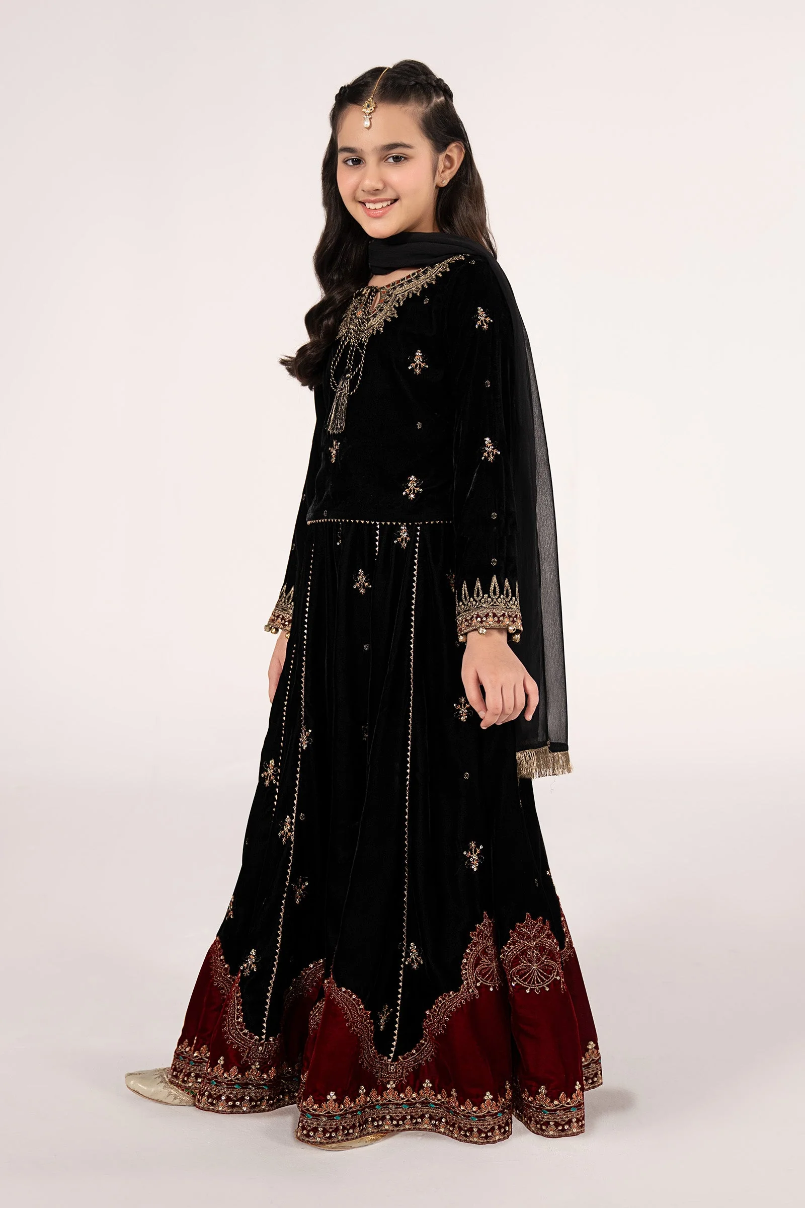 3 Piece Embroidered Velvet Suit - Image 6
