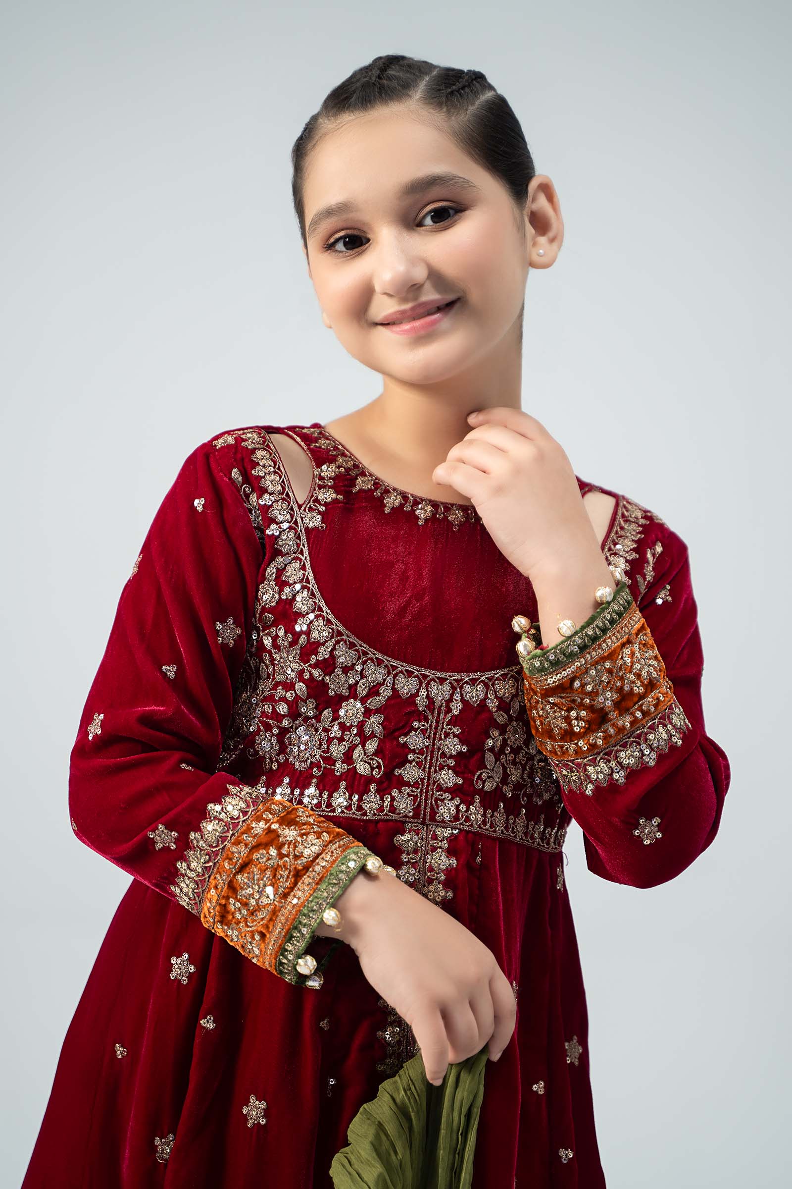3 Piece Embroidered Velvet Suit - Image 2