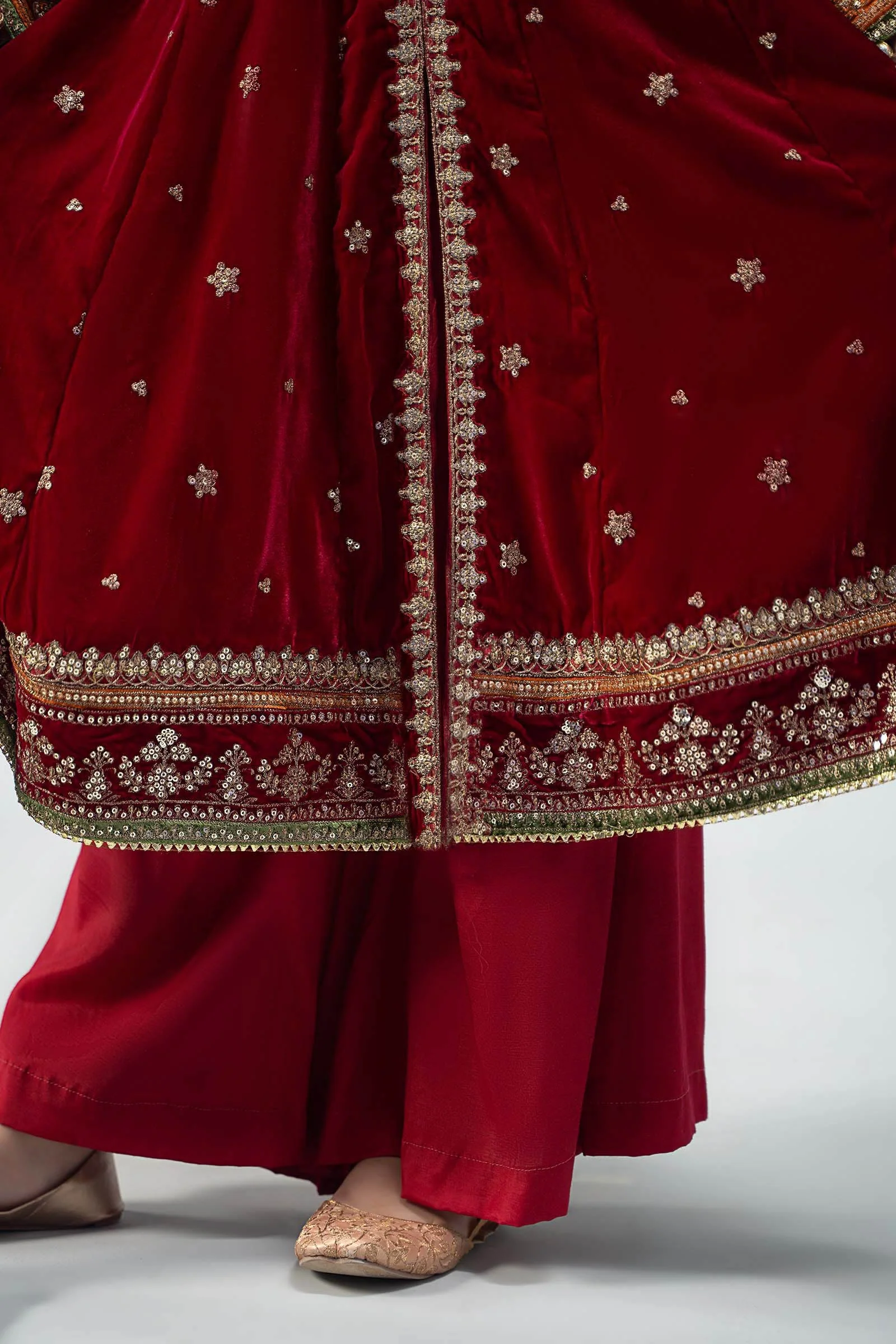 3 Piece Embroidered Velvet Suit - Image 4