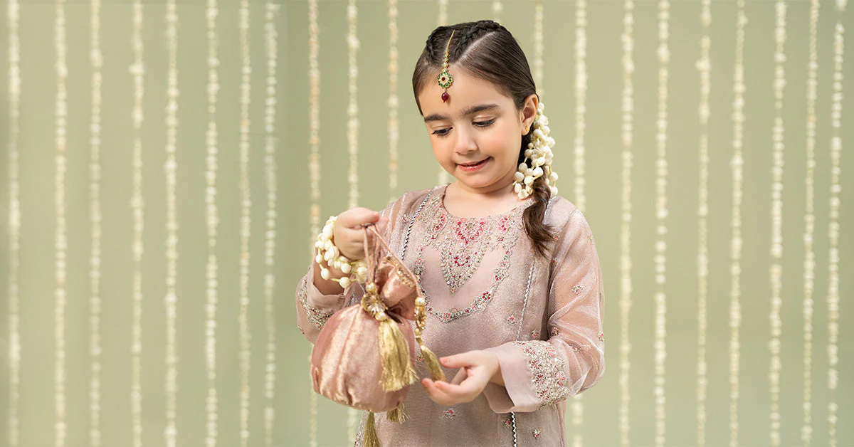 3 Piece Embroidered Zari Net Suit - Image 6