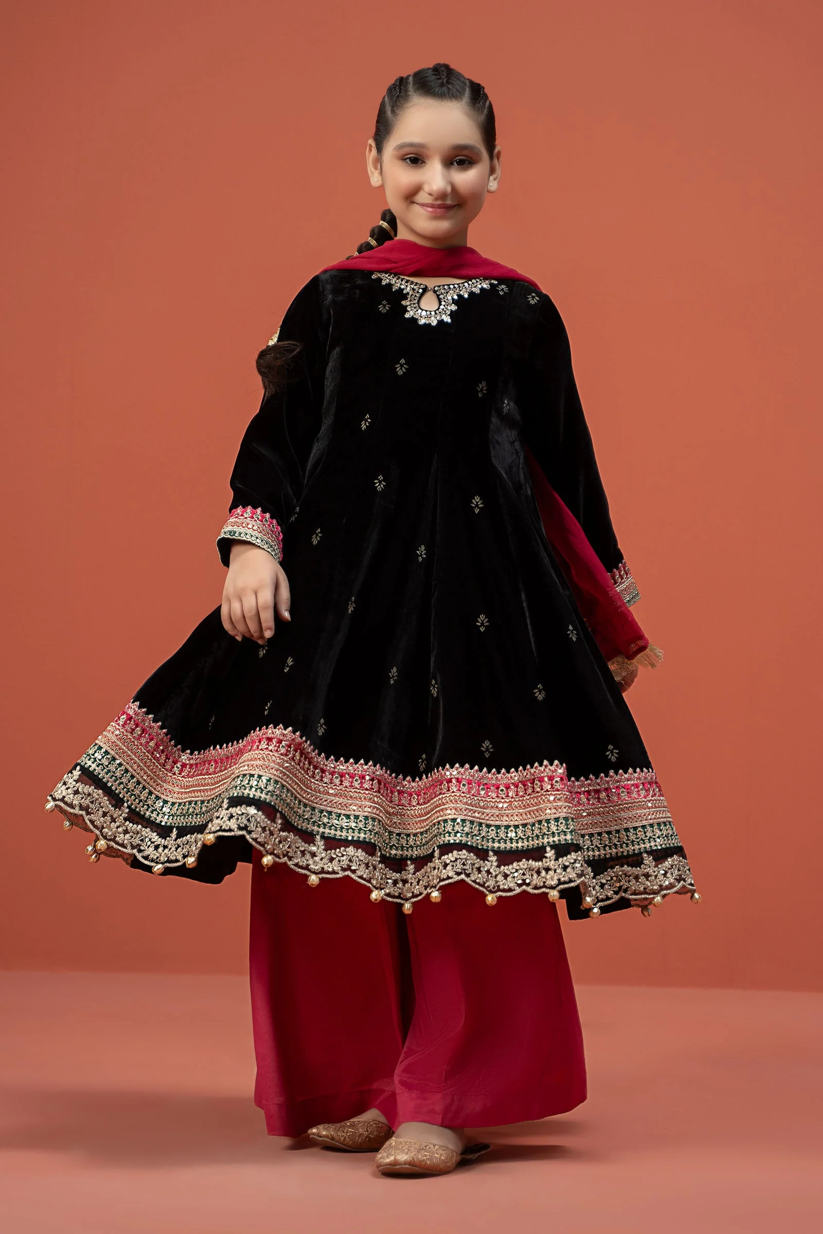 3 Piece Embroidered Velvet Suit - Image 4