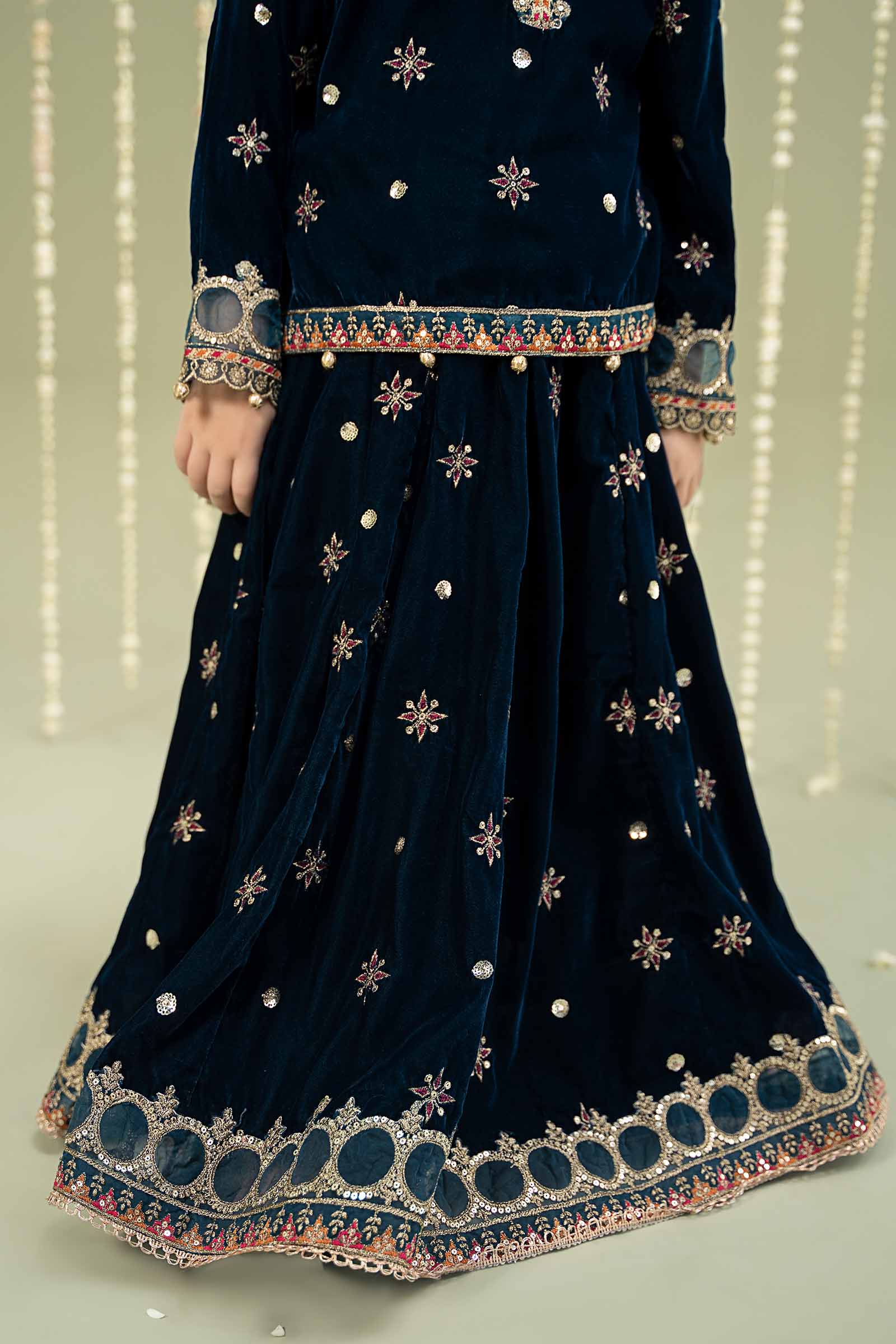 3 Piece Embroidered Velvet Suit - Image 4