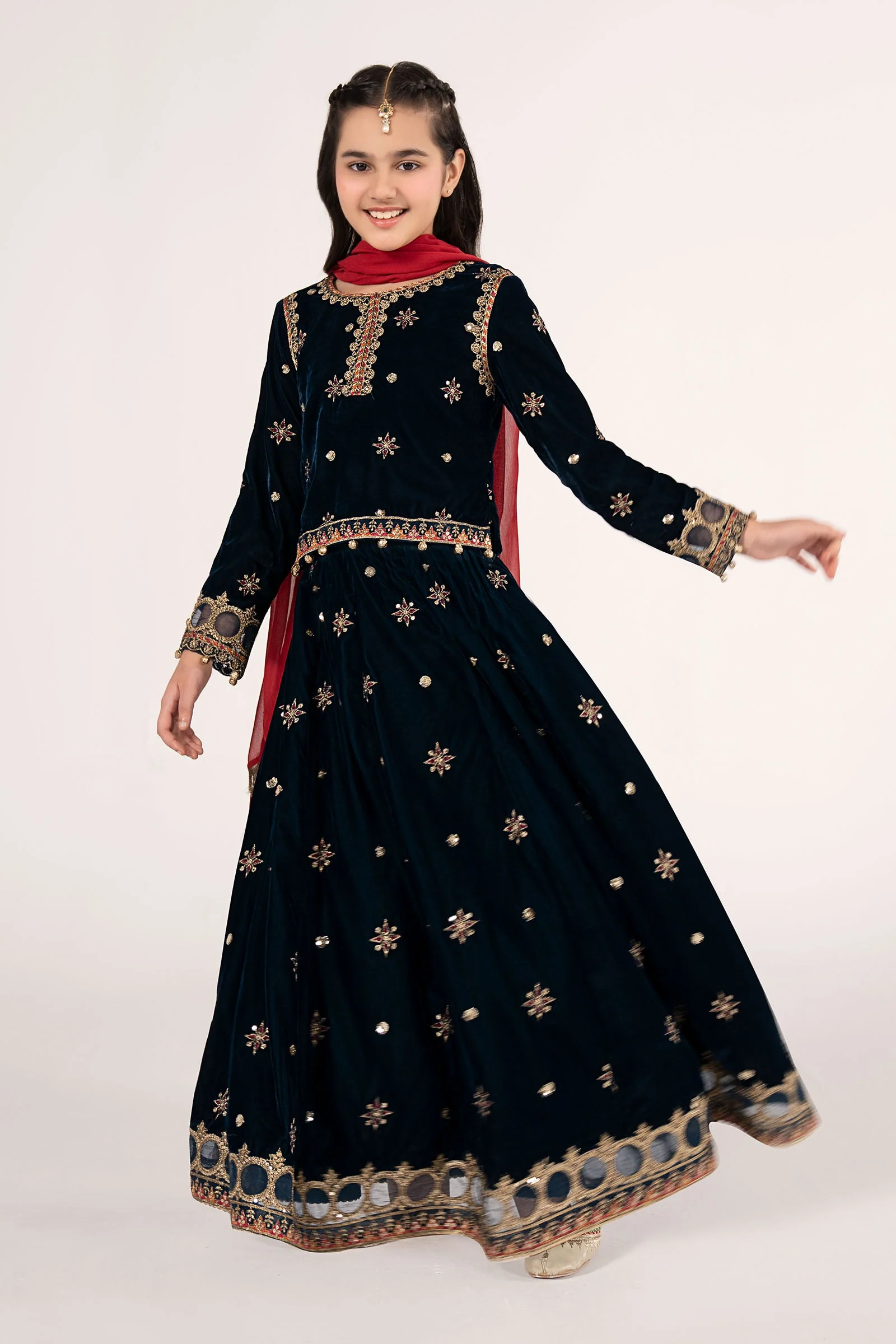 3 Piece Embroidered Velvet Suit - Image 5