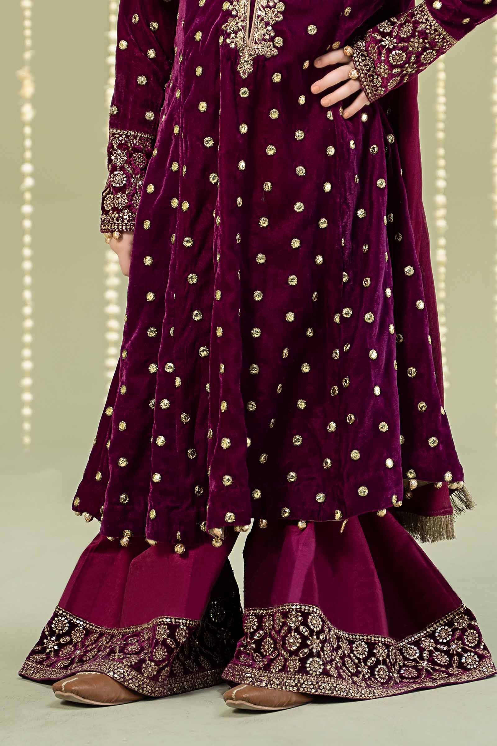 3 Piece Embroidered Velvet Suit - Image 7