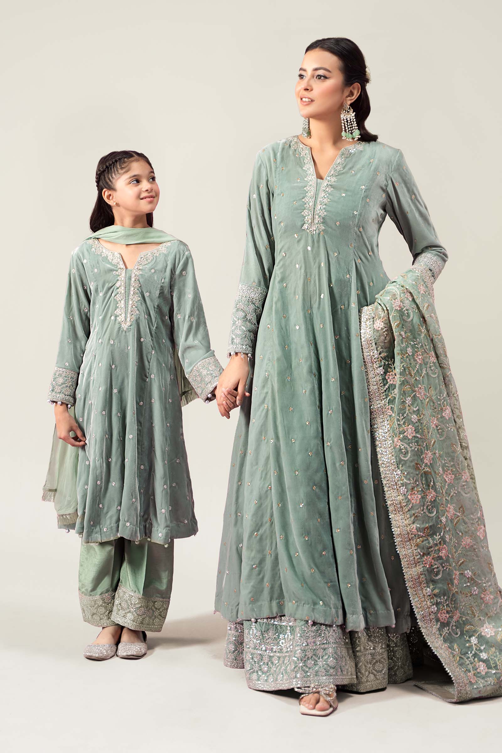 3 Piece Embroidered Velvet Suit - Image 3