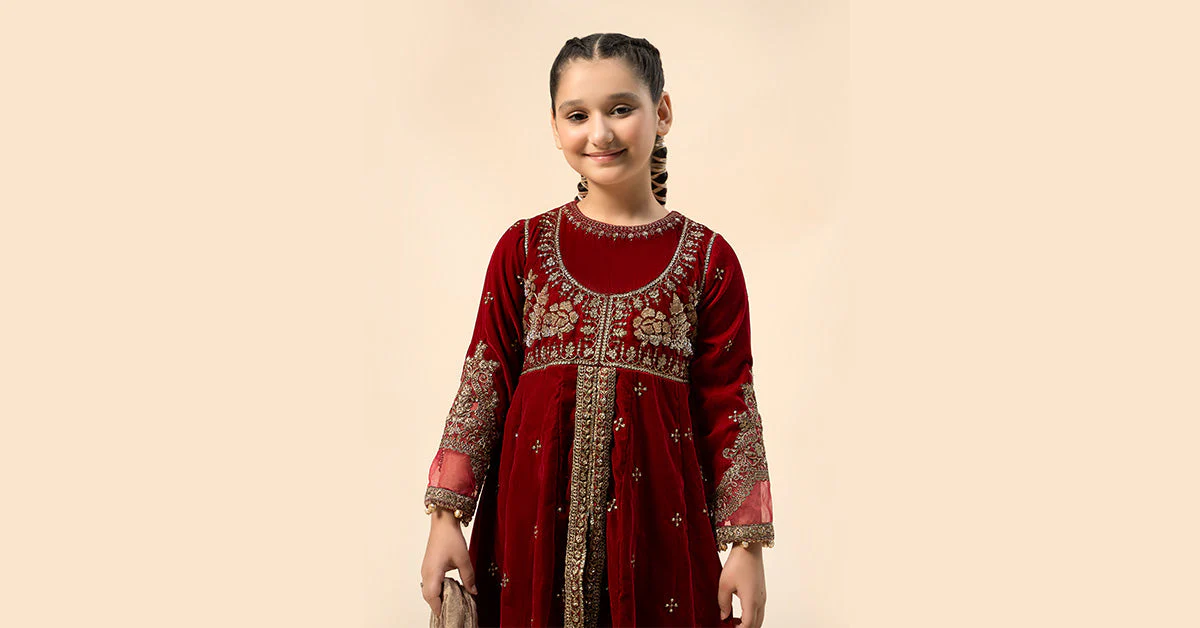 3 Piece Embroidered Velvet Suit - Image 6