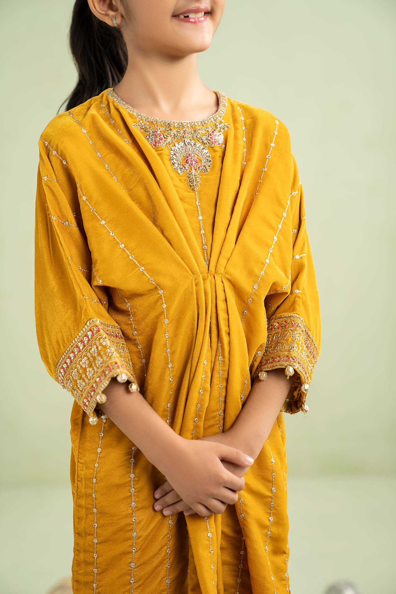 2 Piece Embroidered Velvet Suit - Image 5