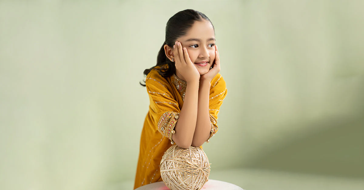 2 Piece Embroidered Velvet Suit - Image 8