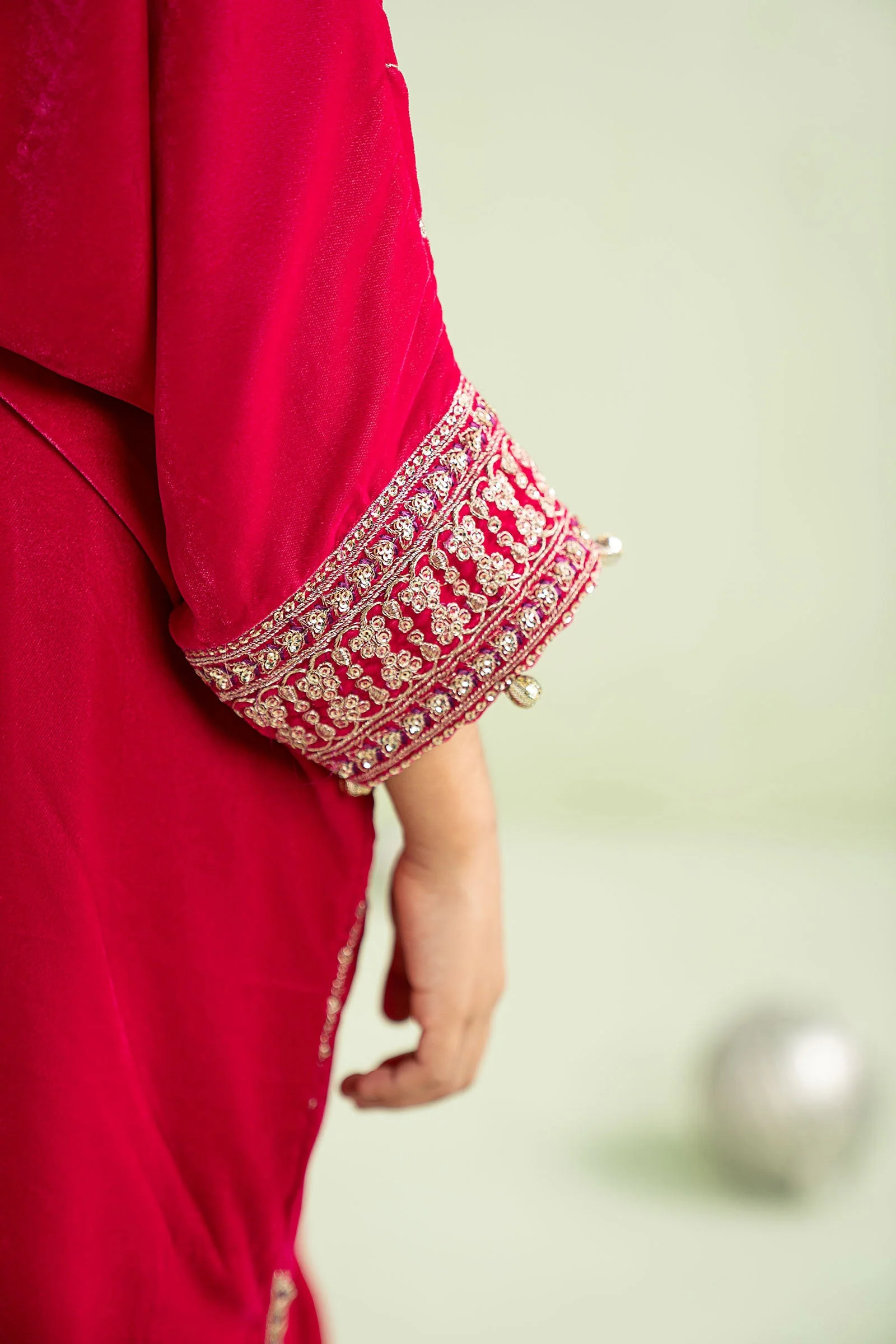 2 Piece Embroidered Velvet Suit - Image 4