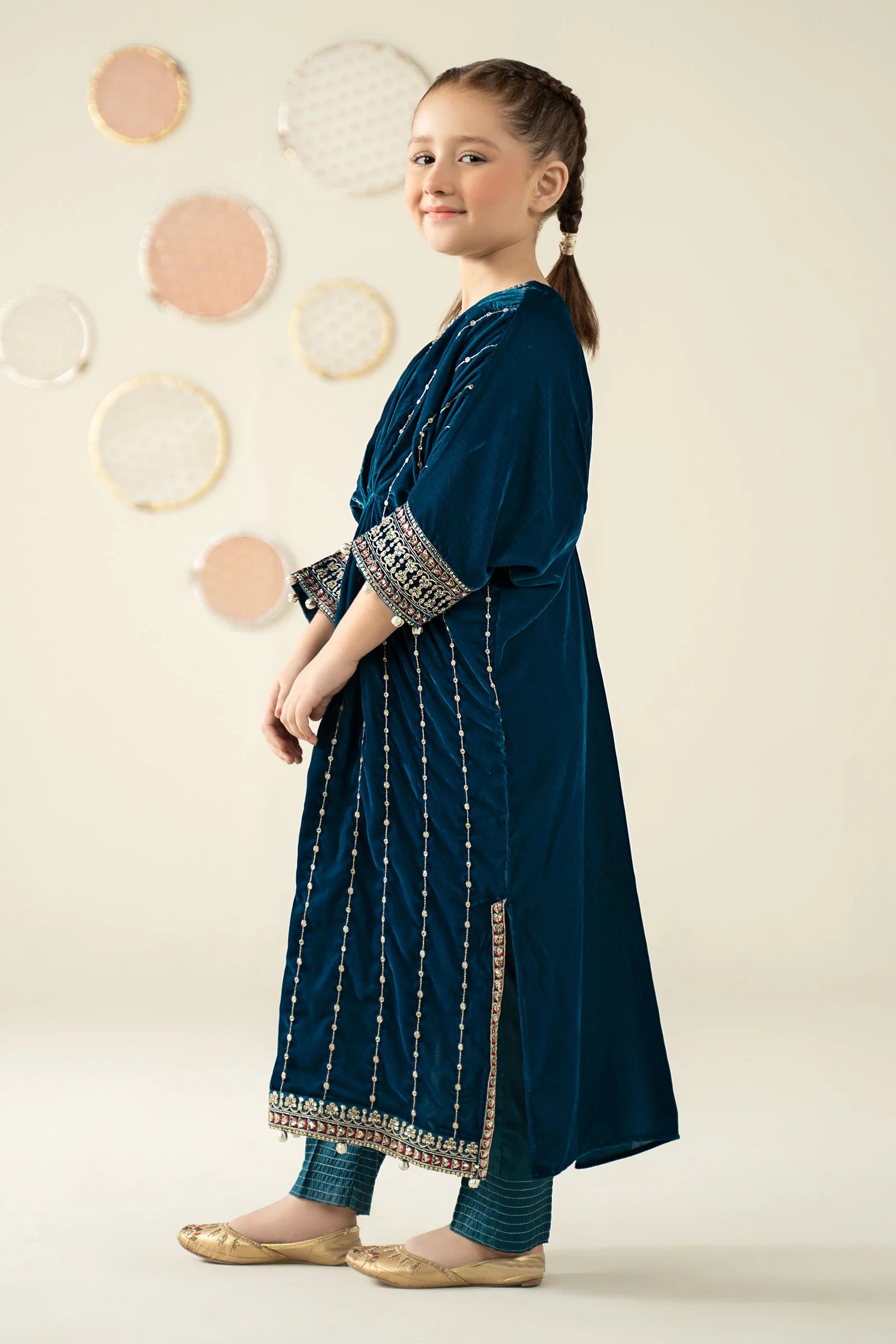 2 Piece Embroidered Velvet Suit - Image 5