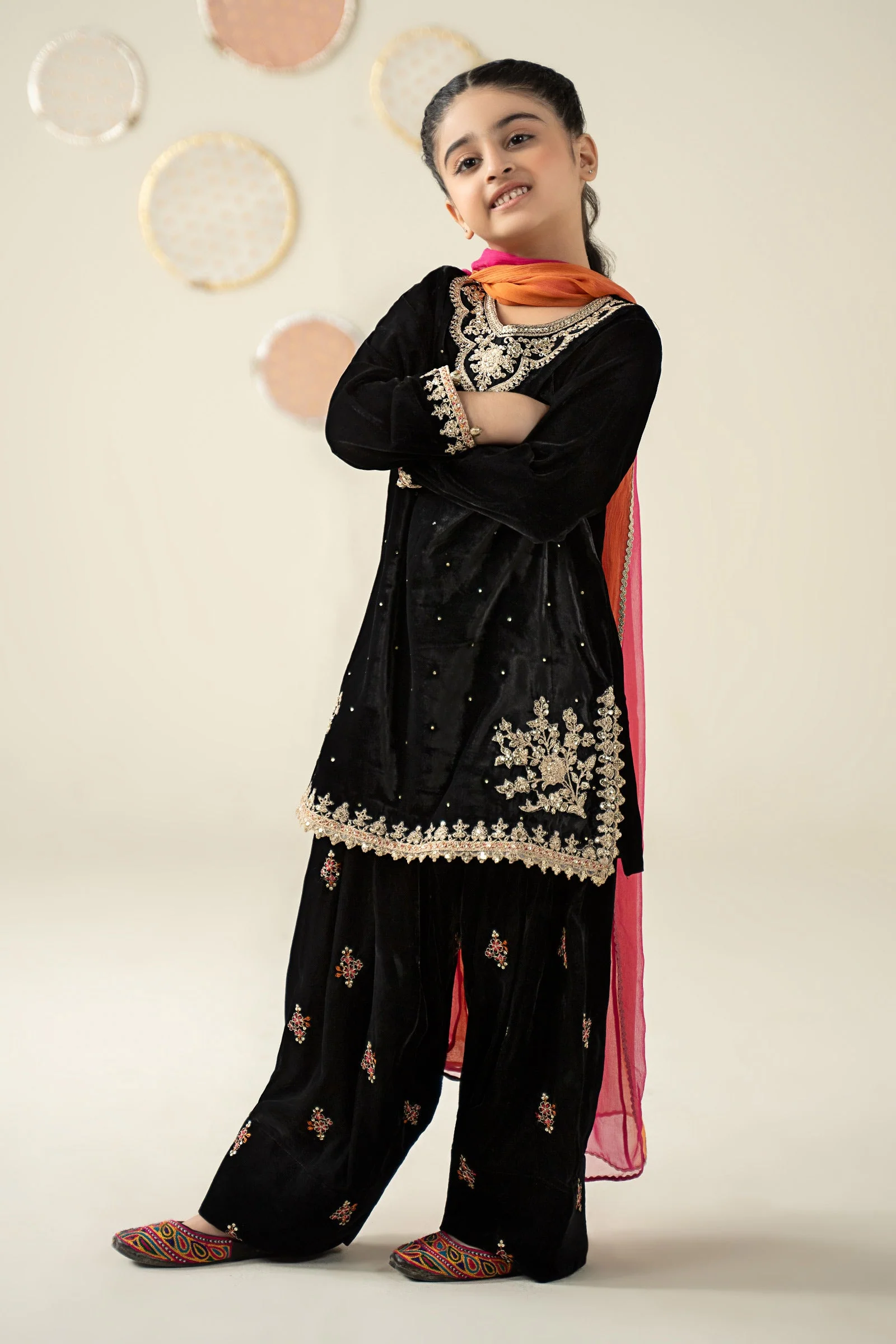 3 Piece Embroidered Velvet Suit - Image 9