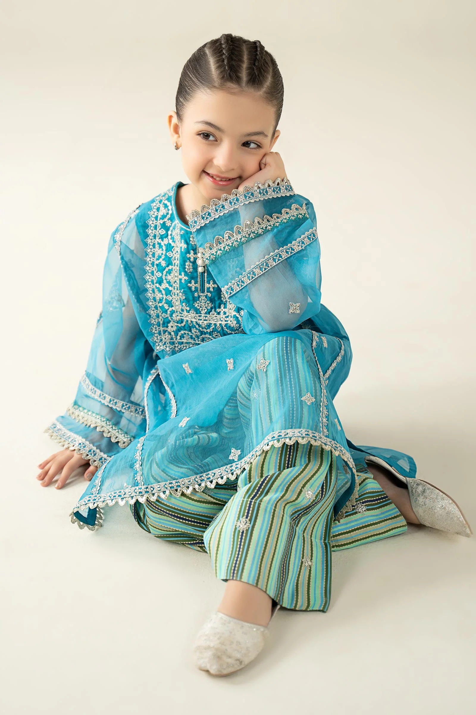 2 Piece Embroidered Organza Suit - Image 6