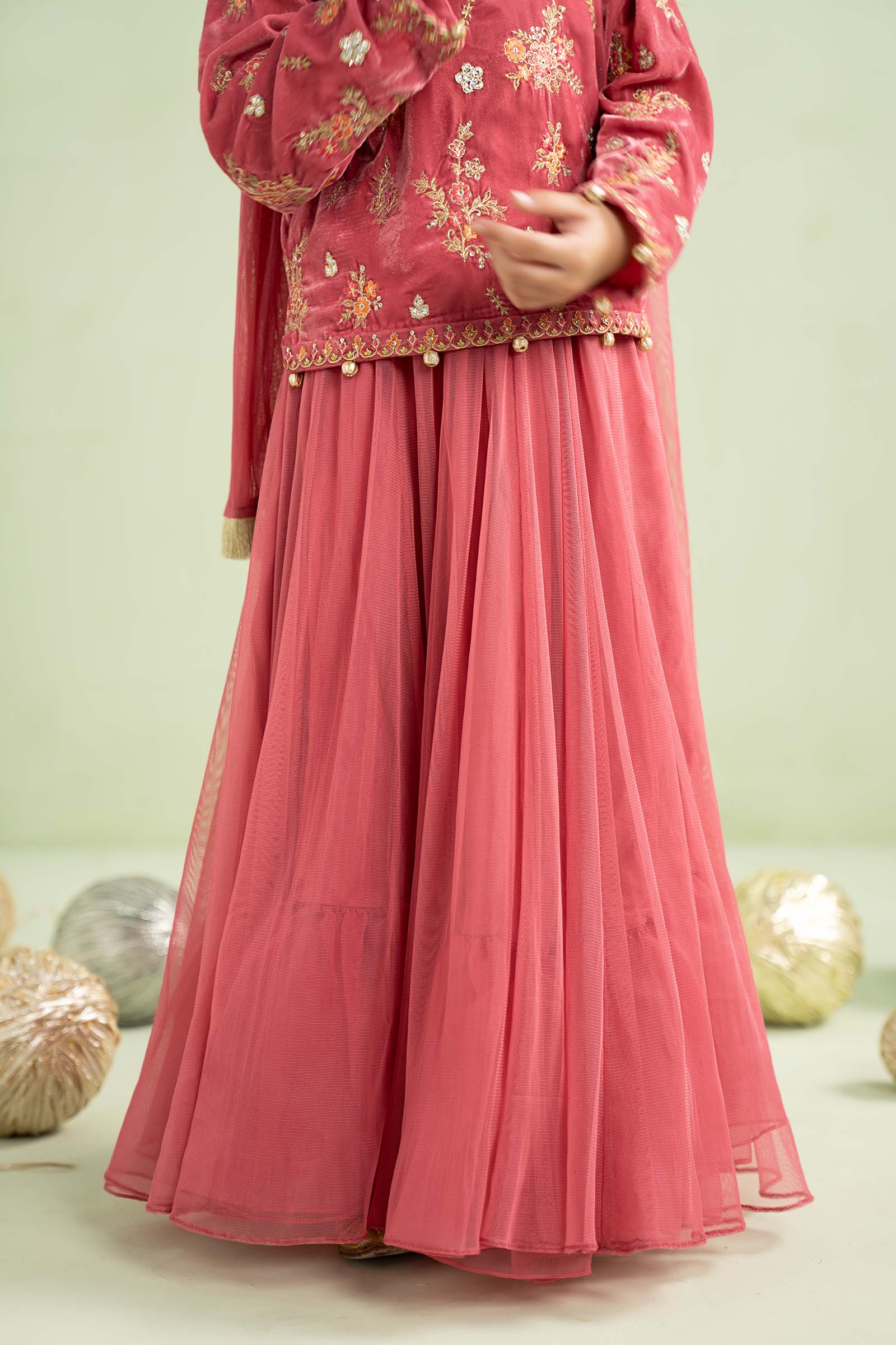 3 Piece Embroidered Velvet Suit - Image 4