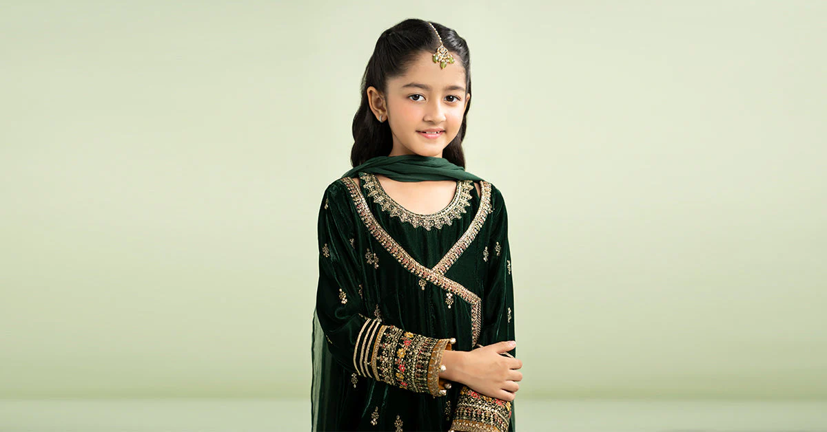 3 Piece Embroidered Velvet Suit - Image 5