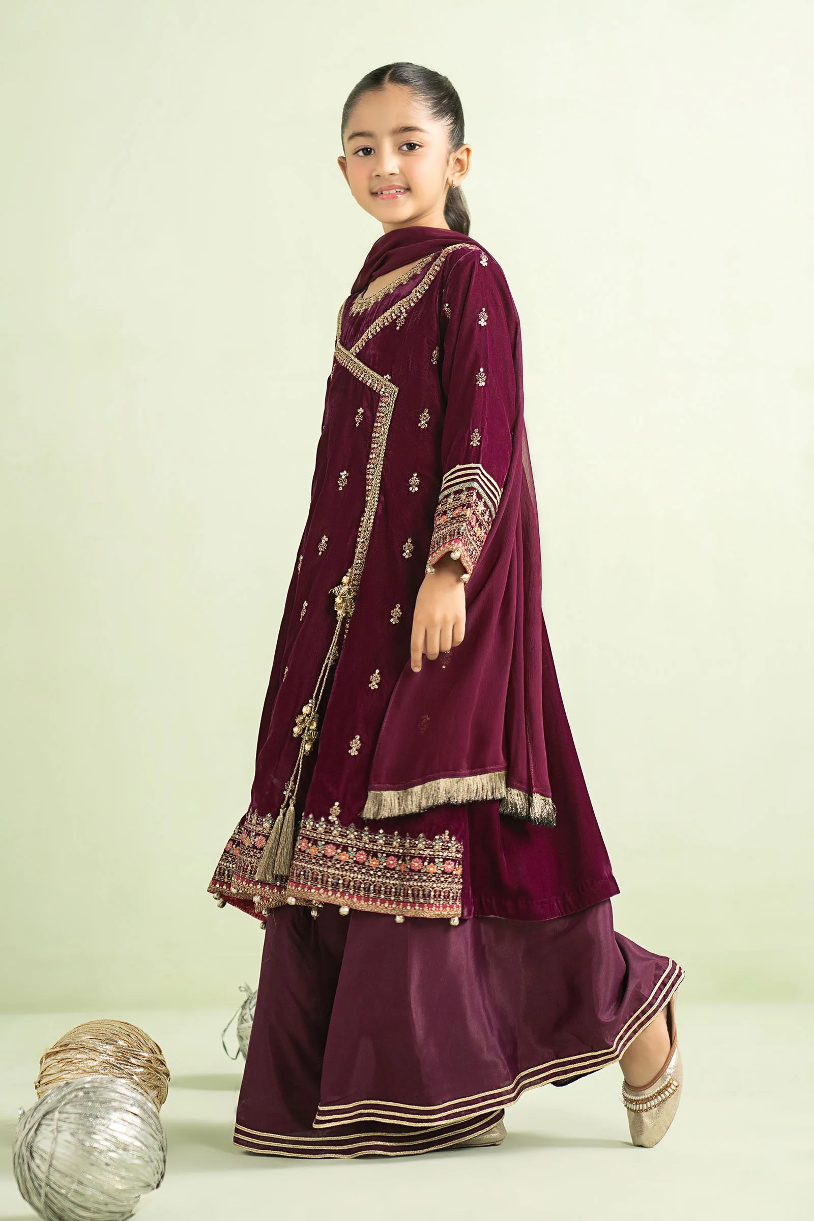 3 Piece Embroidered Velvet Suit - Image 4