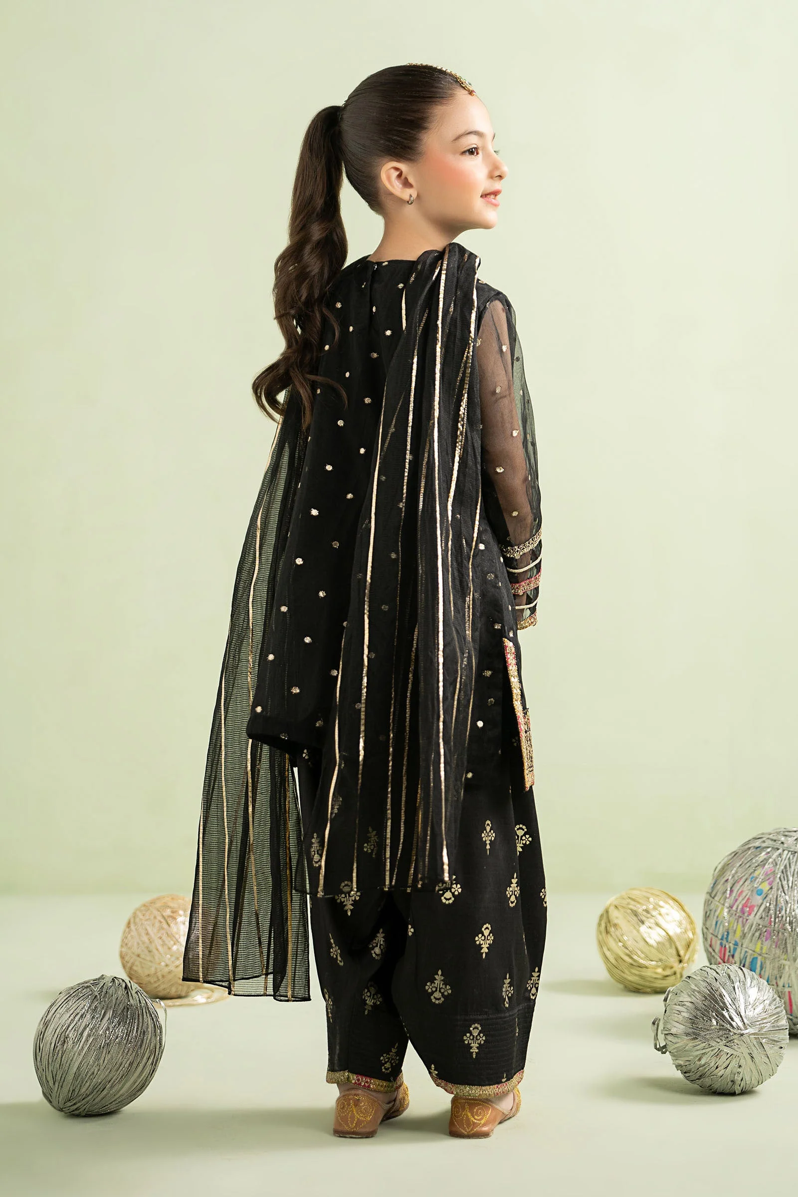 3 Piece Embroidered Lurex Organza Suit - Image 8