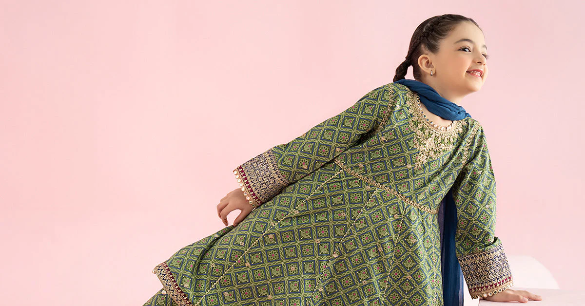 3 Piece Embroidered PK Raw Silk Suit - Image 8