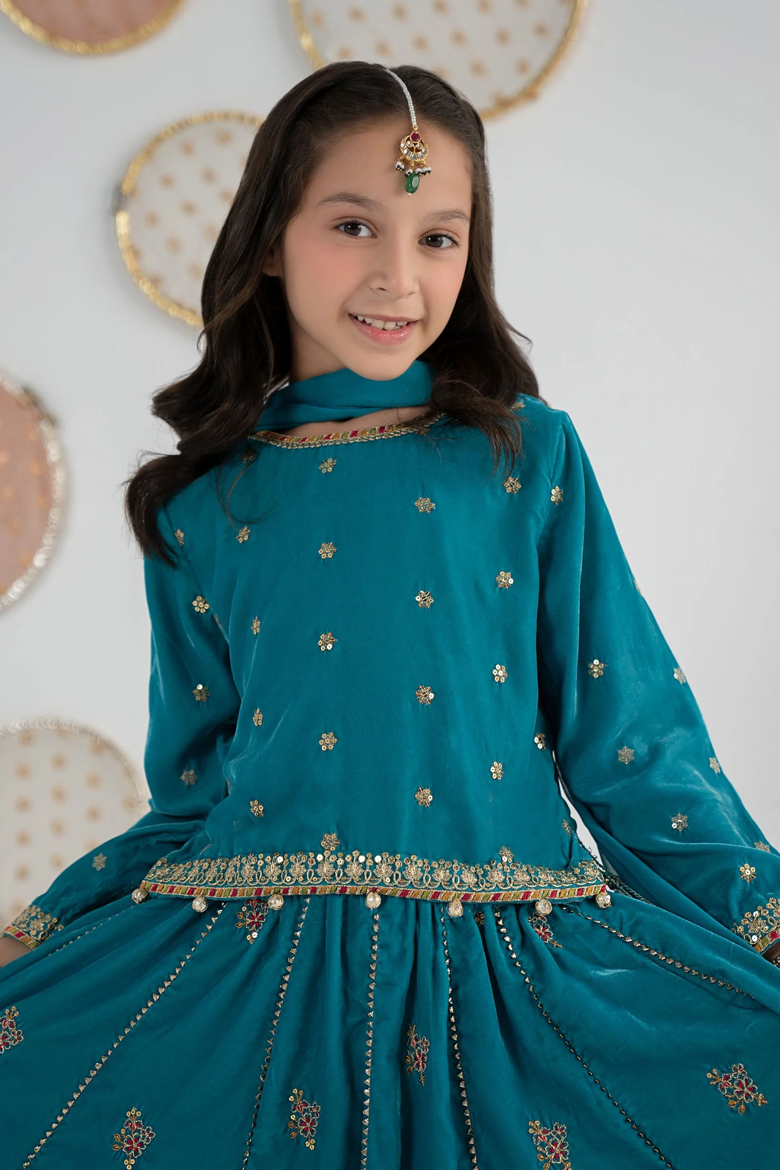 3 Piece Embroidered Velvet Suit - Image 3