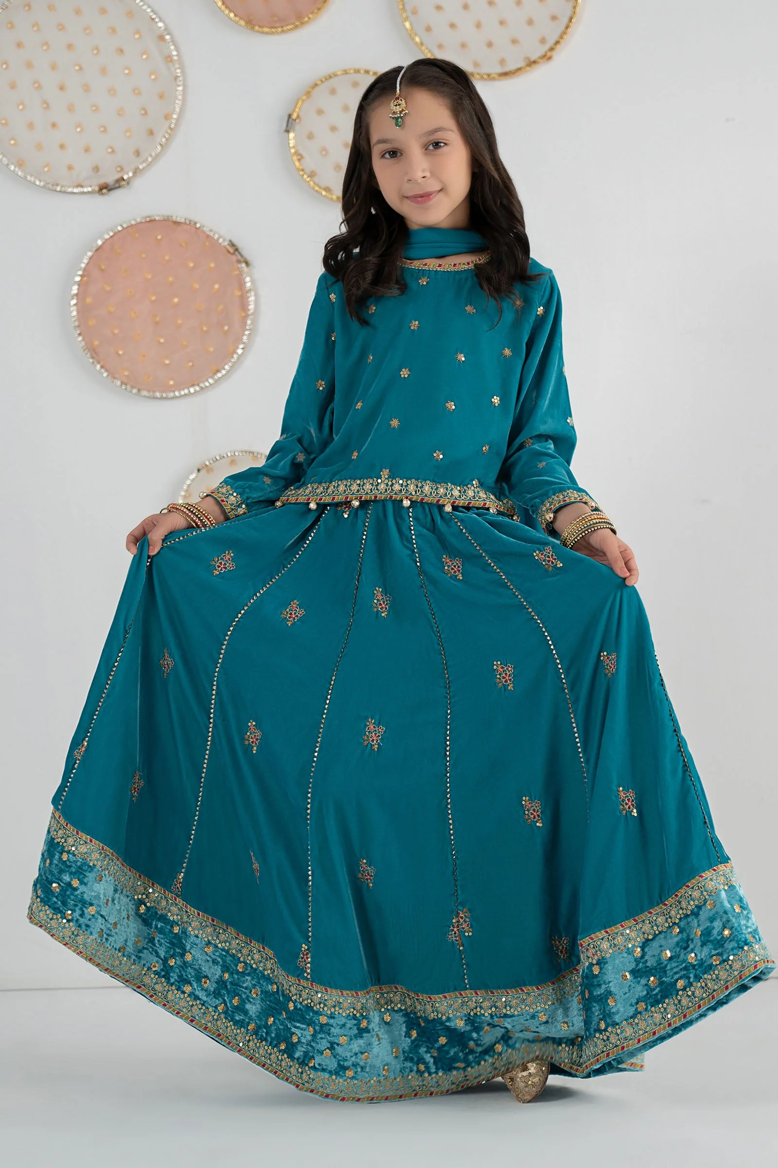 3 Piece Embroidered Velvet Suit - Image 5