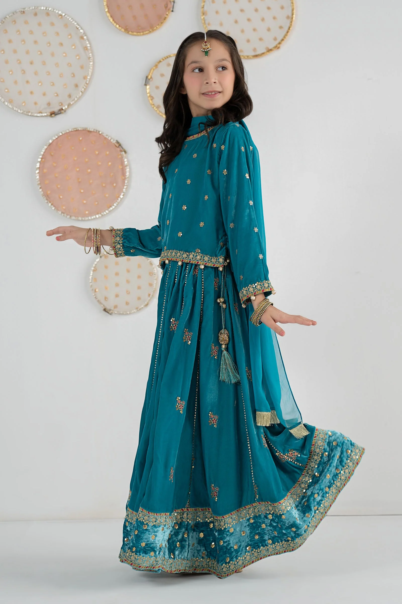 3 Piece Embroidered Velvet Suit - Image 6