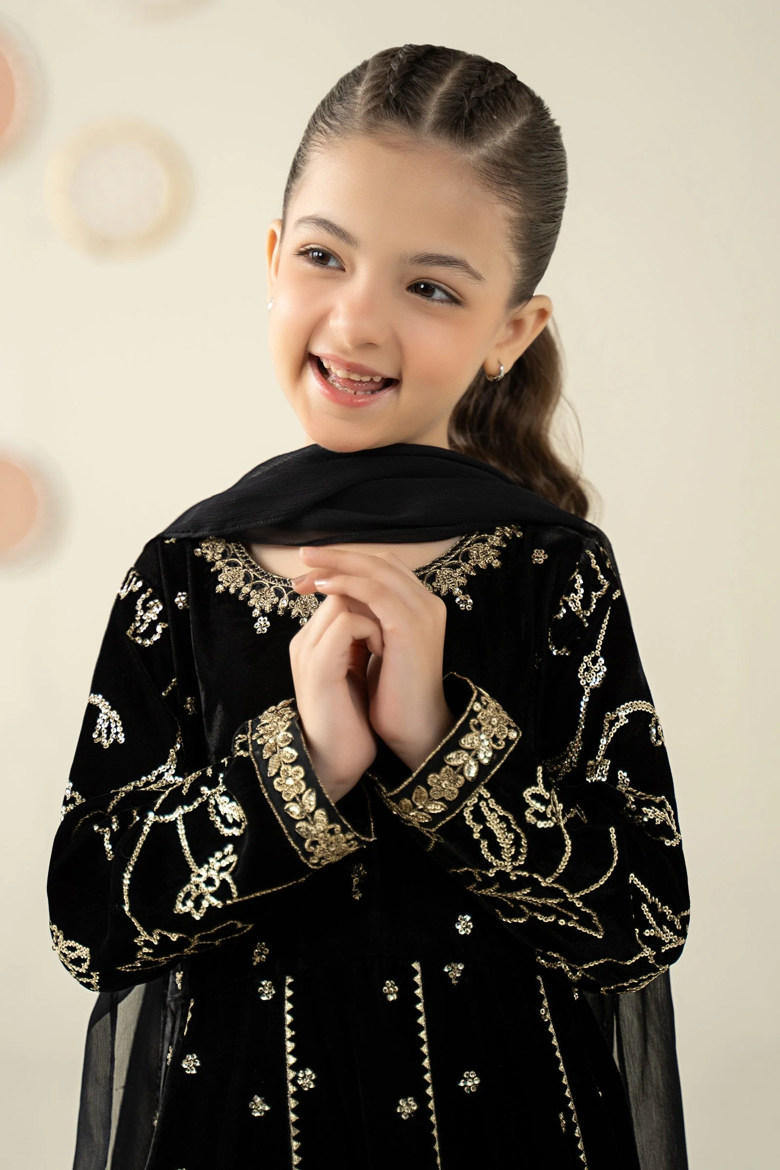 3 Piece Embroidered Velvet Suit - Image 4