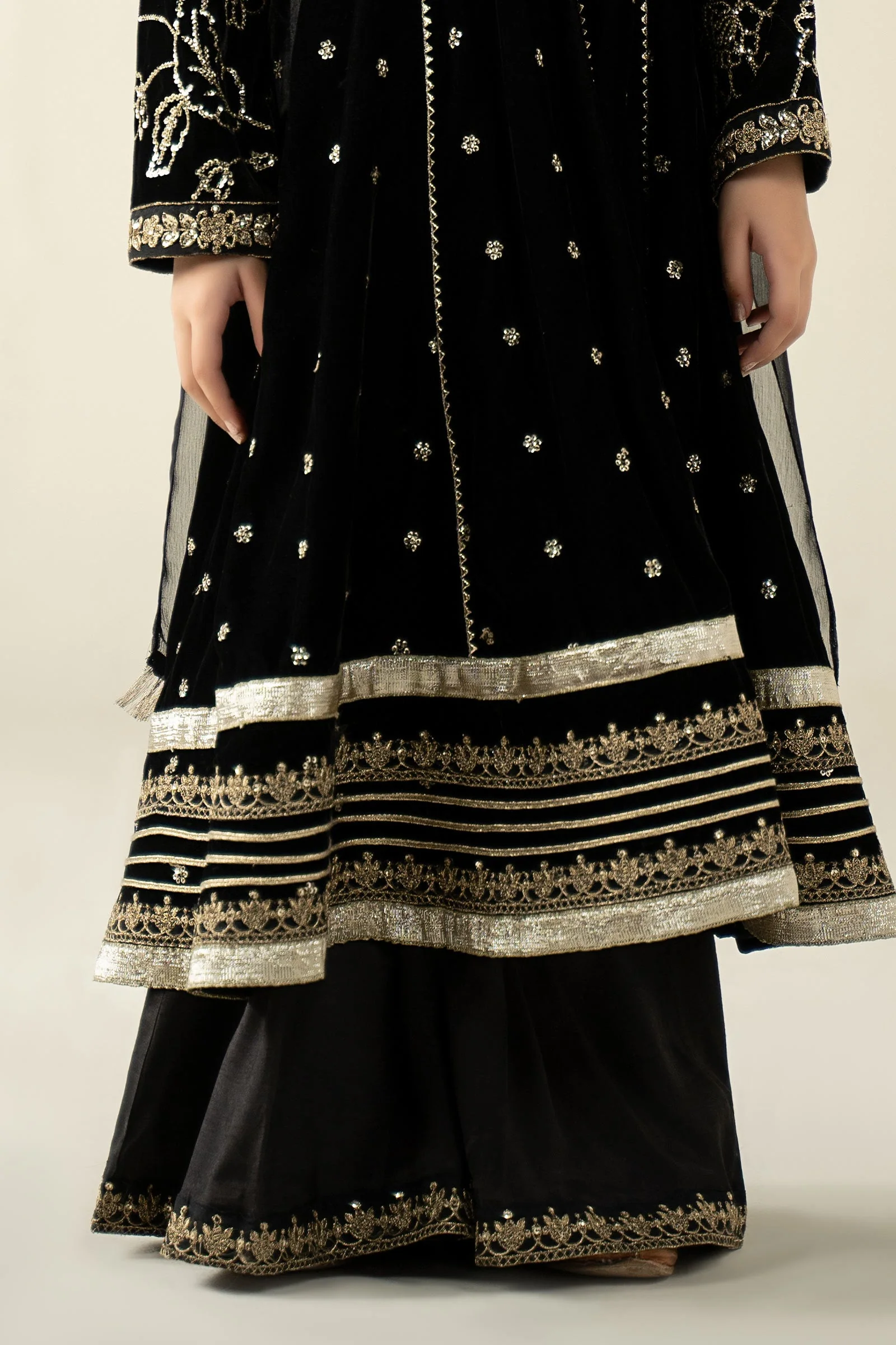 3 Piece Embroidered Velvet Suit - Image 6