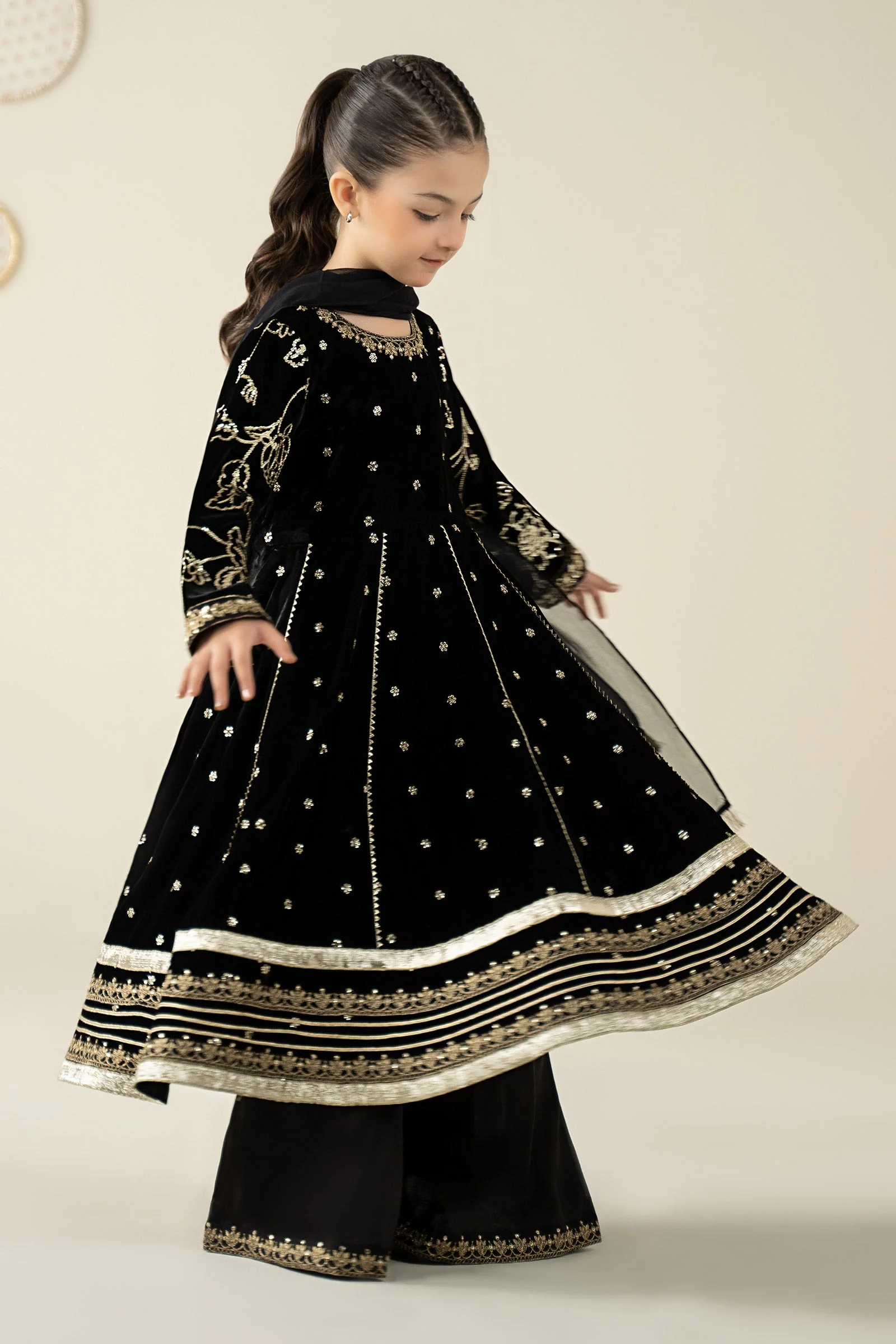 3 Piece Embroidered Velvet Suit - Image 7