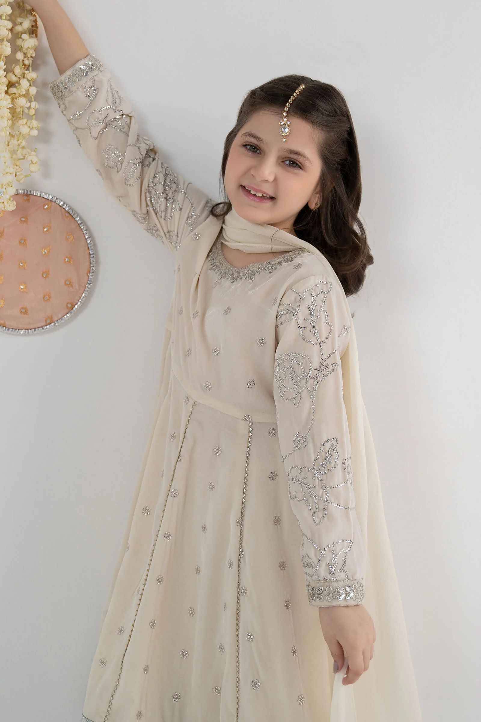 3 Piece Embroidered Velvet Suit - Image 2