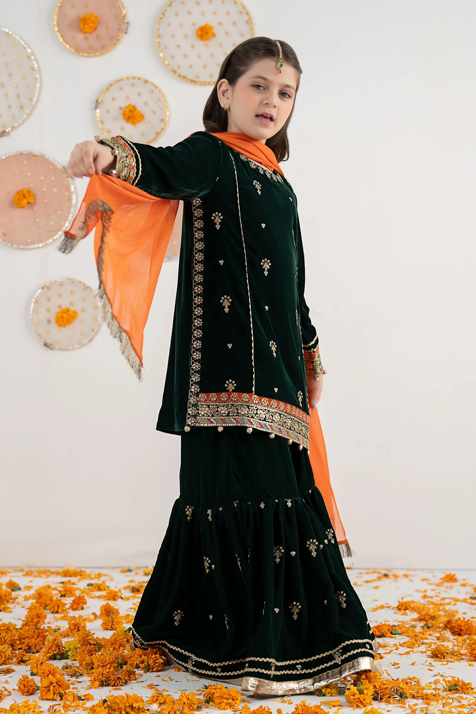 3 Piece Embroidered Velvet Suit - Image 7