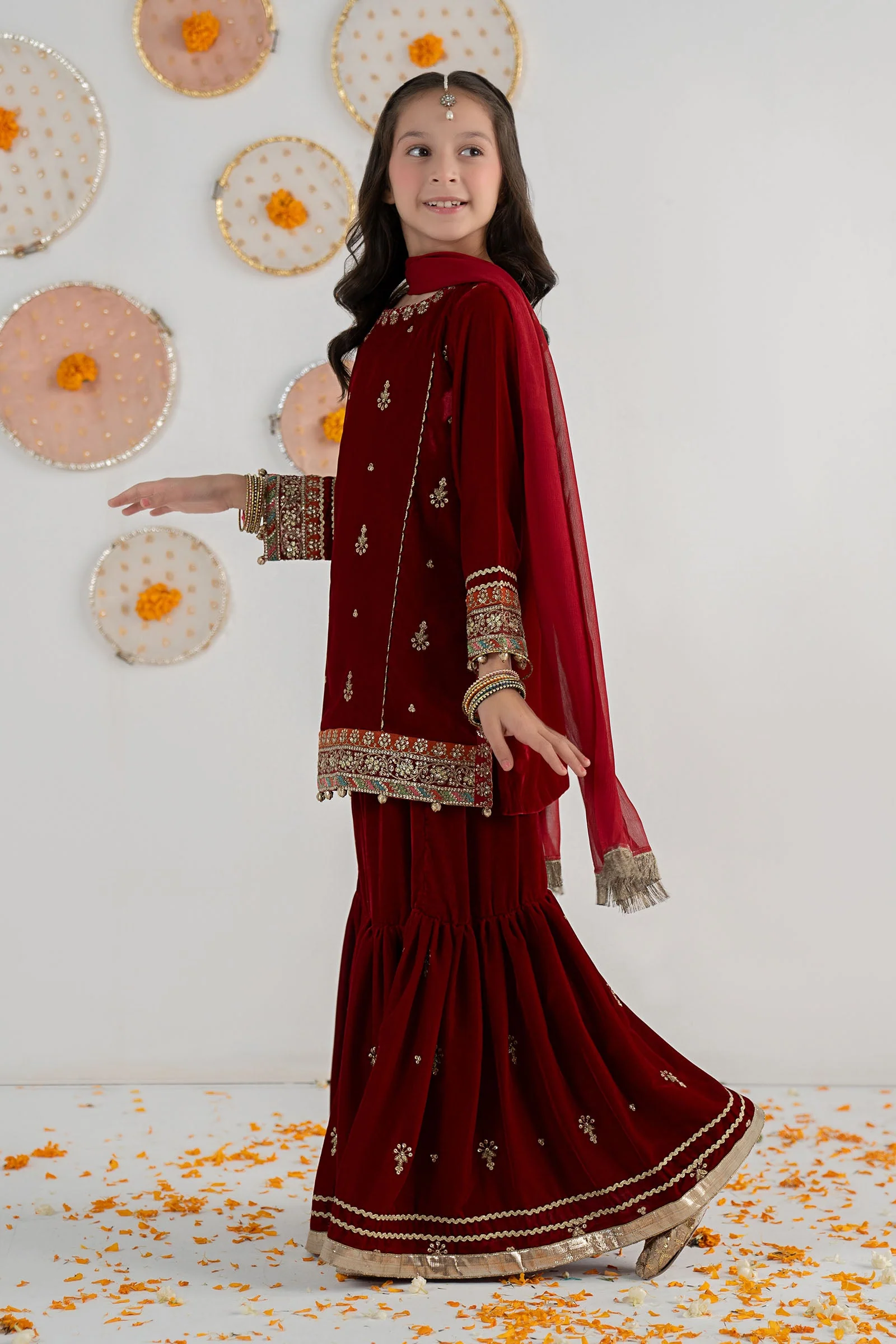 3 Piece Embroidered Velvet Suit - Image 7