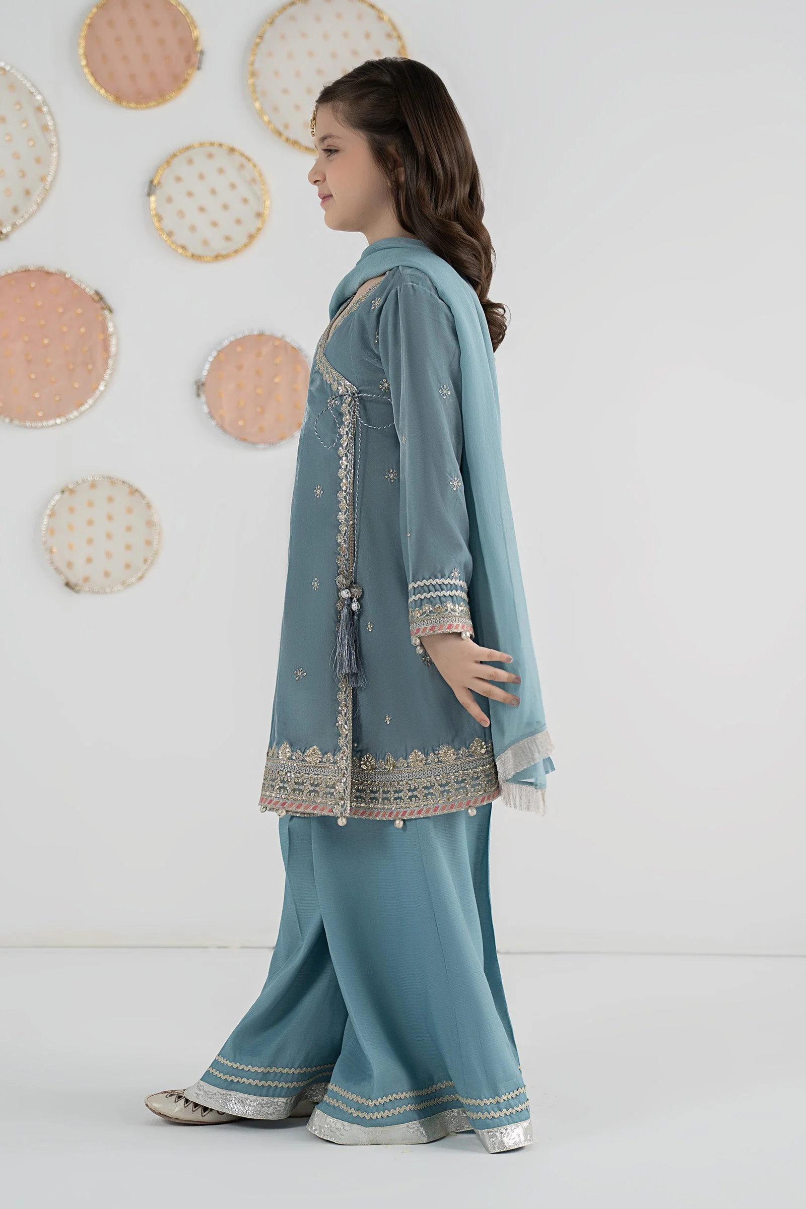 3 Piece Embroidered Velvet Suit - Image 4