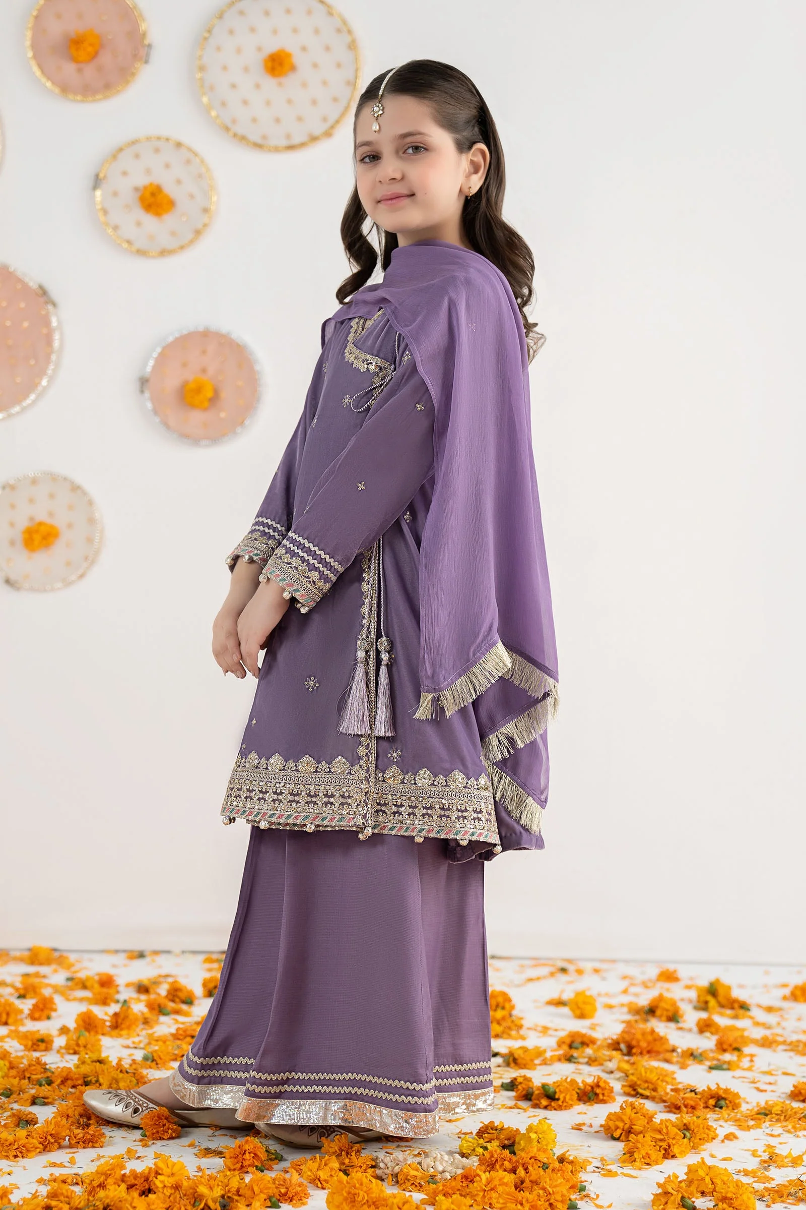 3 Piece Embroidered Velvet Suit - Image 6
