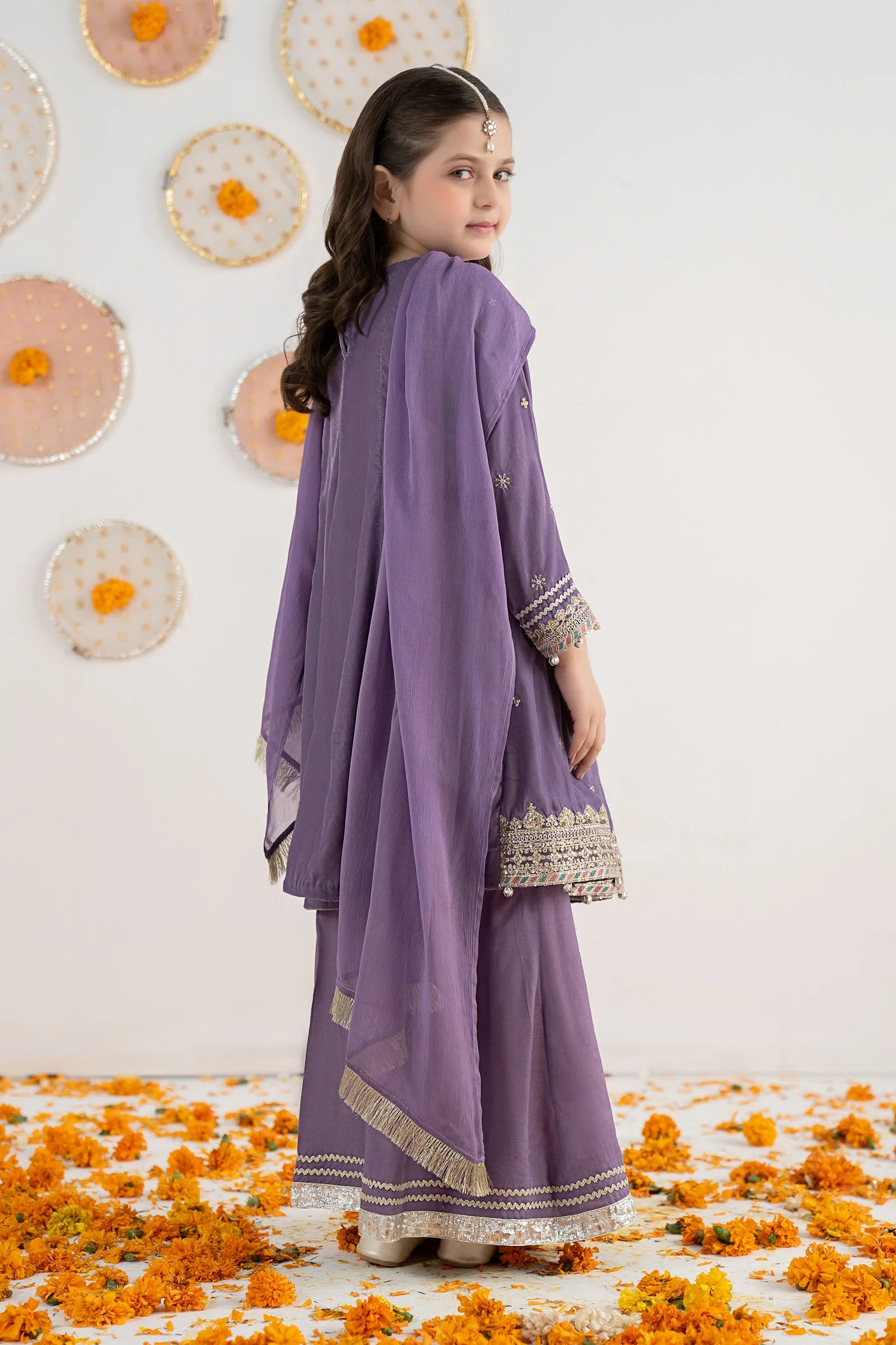 3 Piece Embroidered Velvet Suit - Image 7