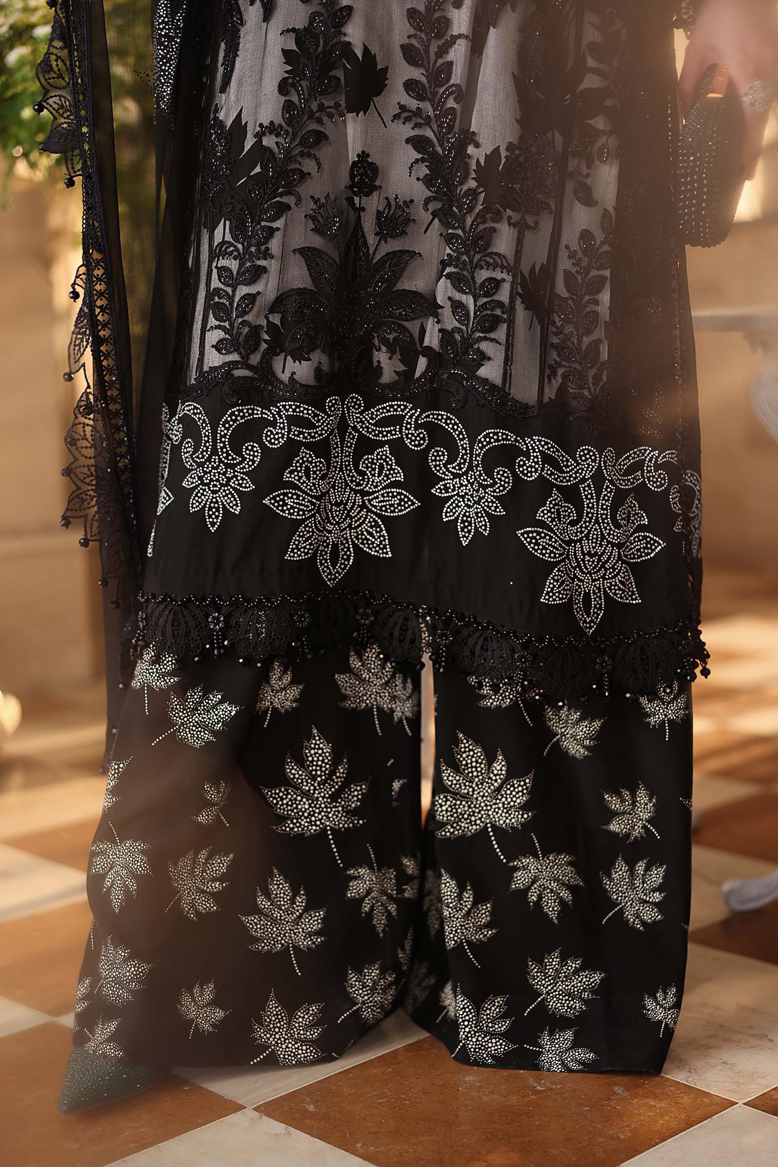 3 Piece Unstitched Embroidered Chiffon Suit - Image 7