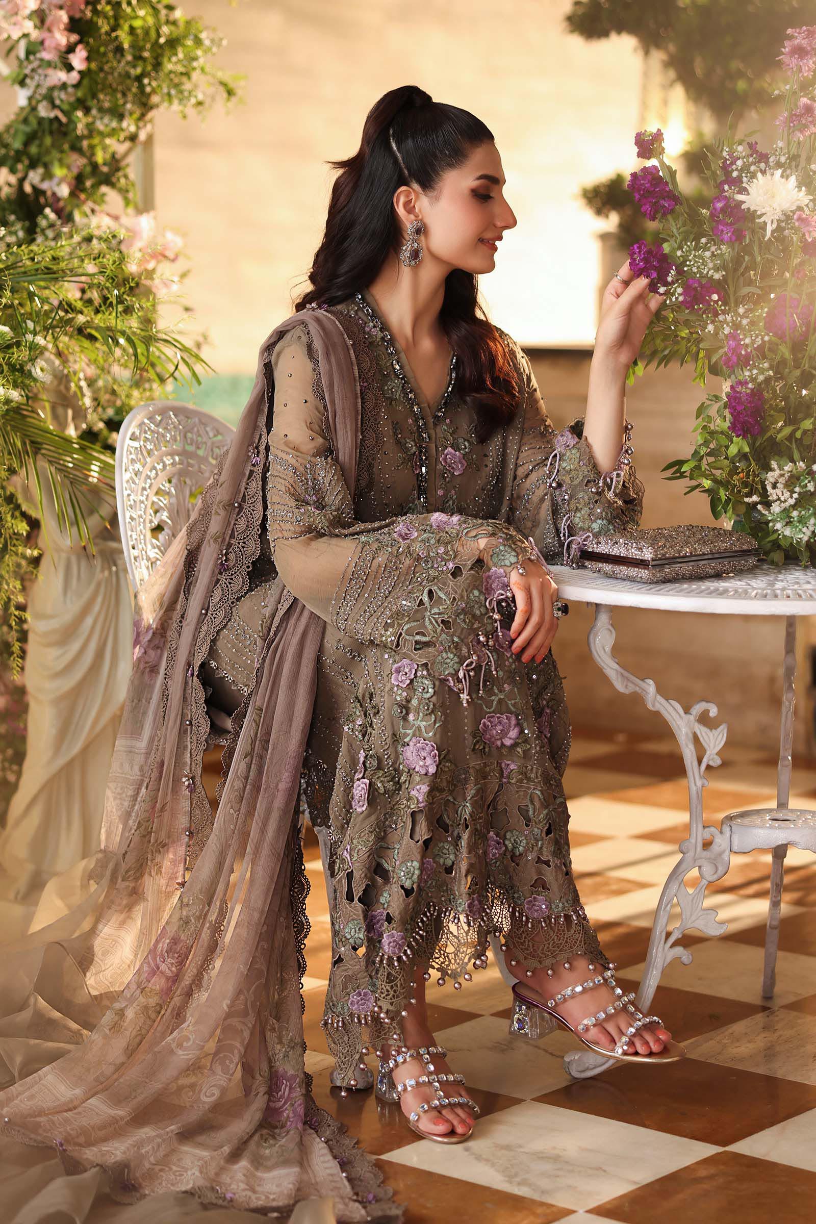 3 Piece Unstitched Embroidered Chiffon Suit - Image 4