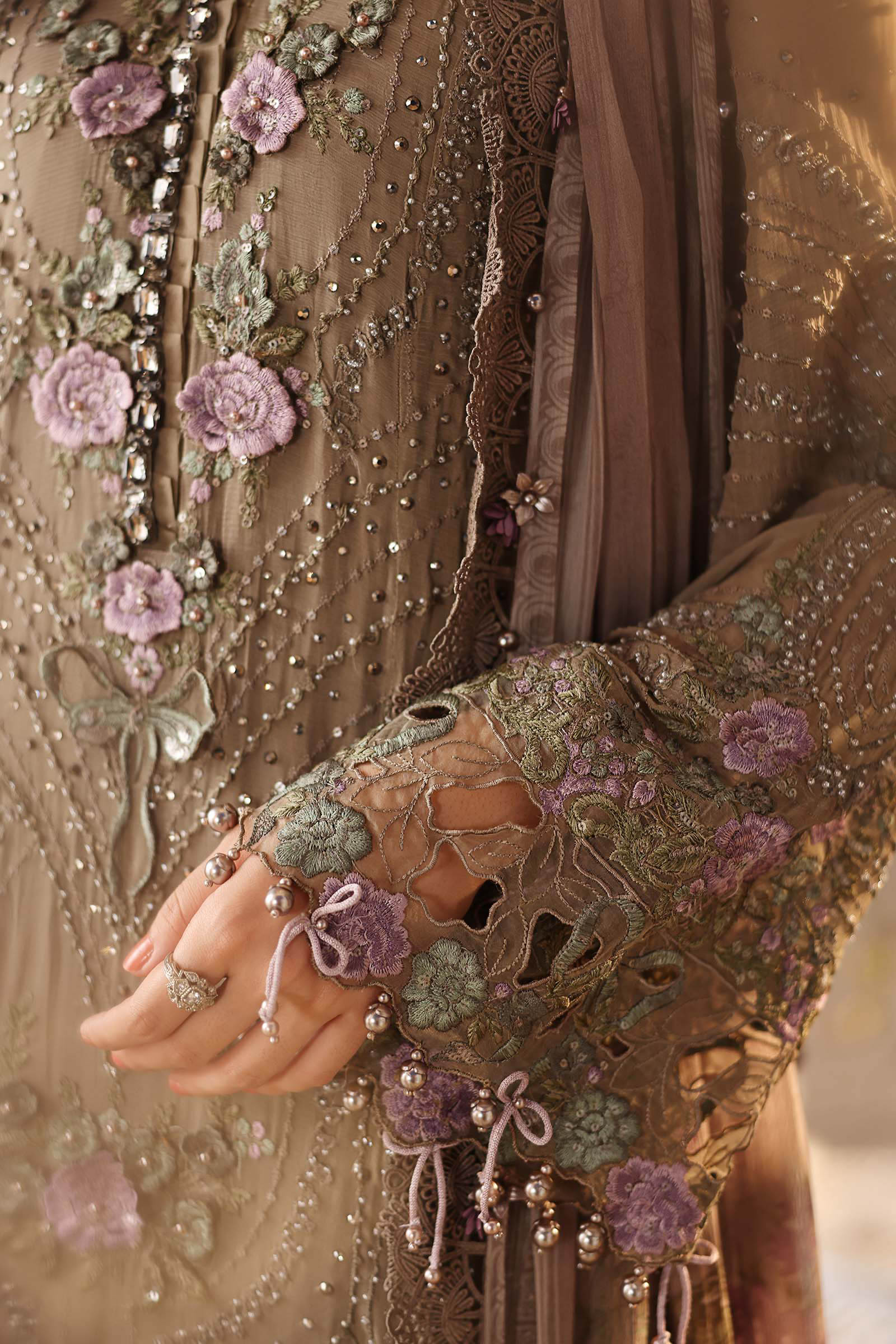 3 Piece Unstitched Embroidered Chiffon Suit - Image 5