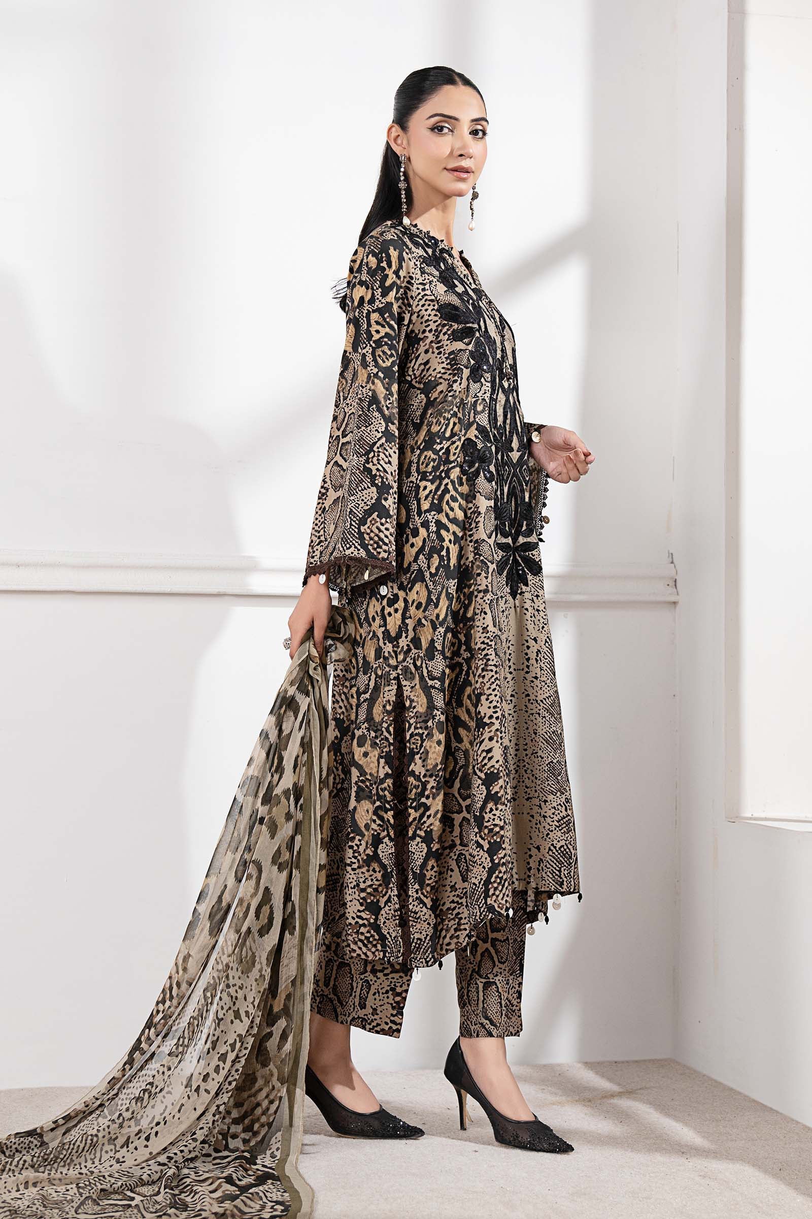 3 Piece Embroidered Linen Suit - Image 7